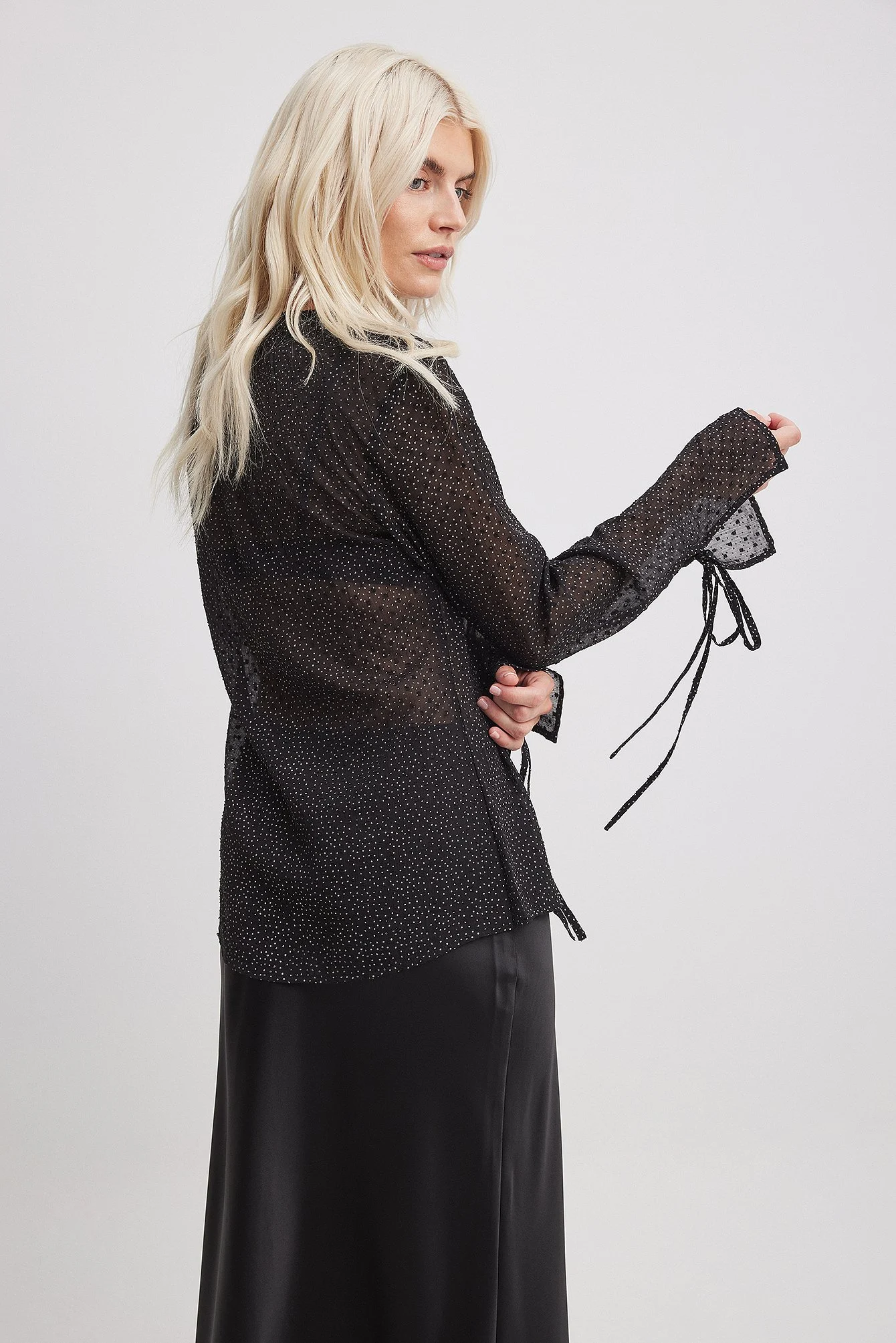 Chiffon-Bluse mit Schnürdetail