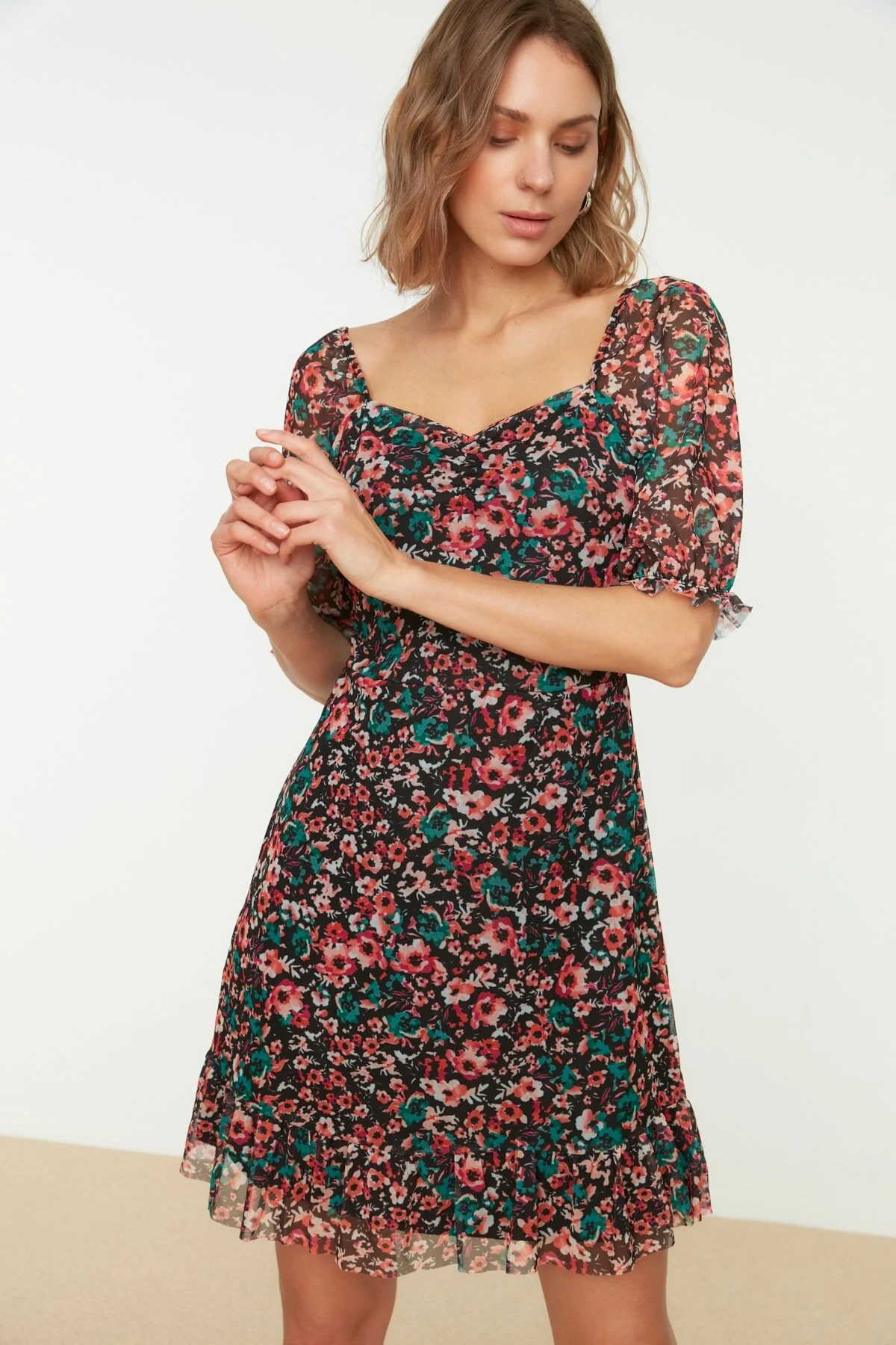 Trendyol Collection  Mehrfarbiges, rüschendetailliertes Tüll-Strickkleid
