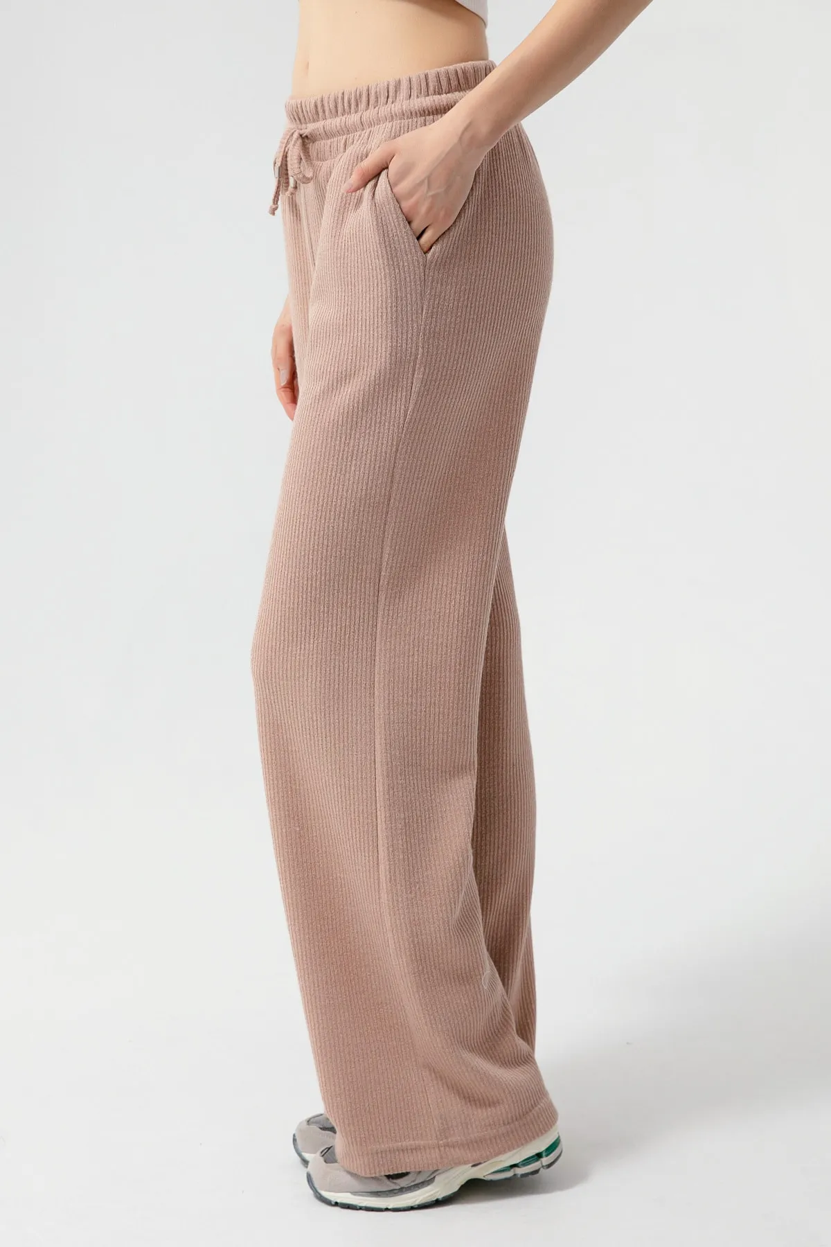 Lafaba  Beigefarbene Strickhose für Damen mit elastischem Bund