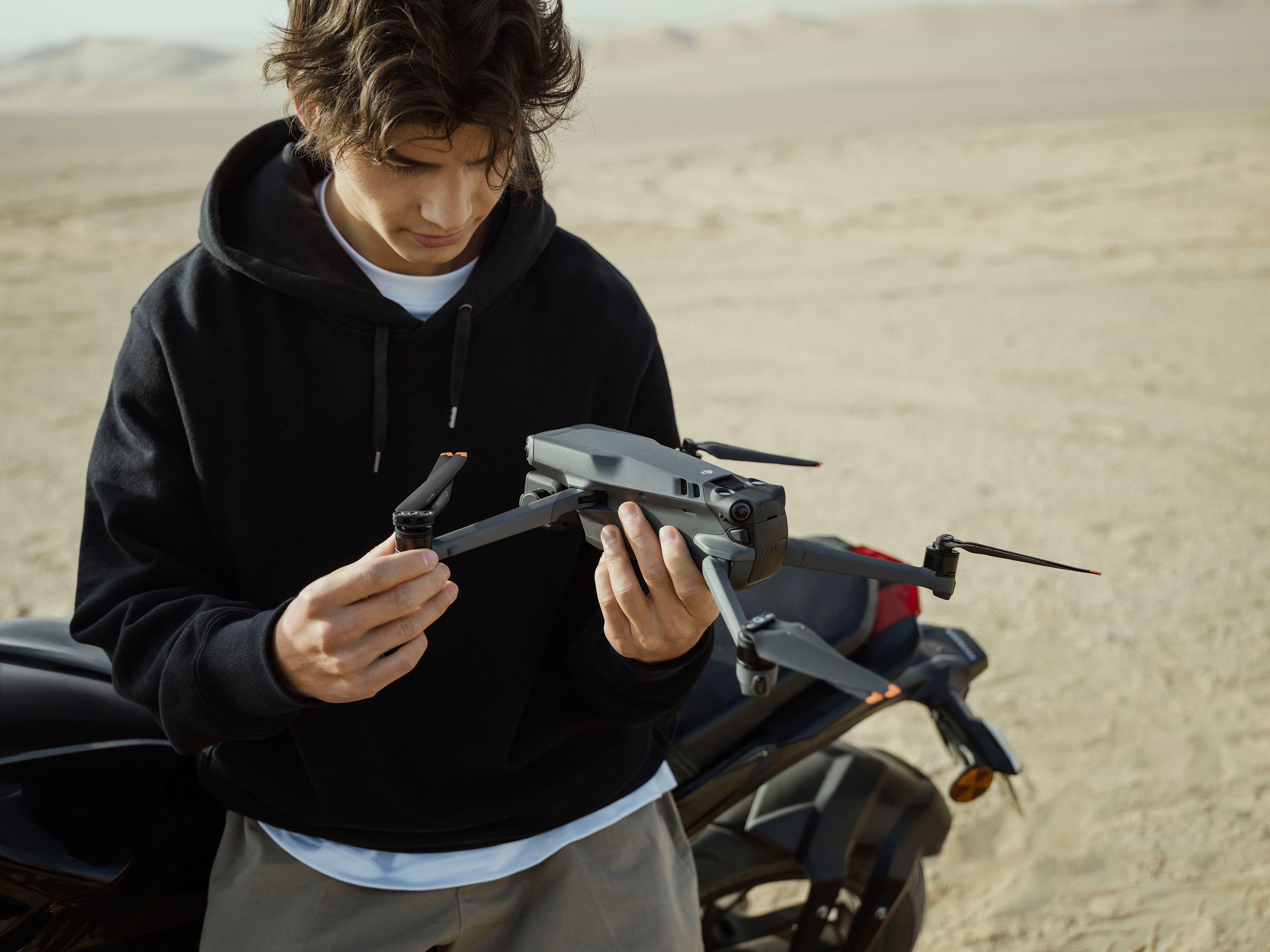 DJI DJI Mavic 3 Cine Premium Combo Drohne (4K Ultra HD)