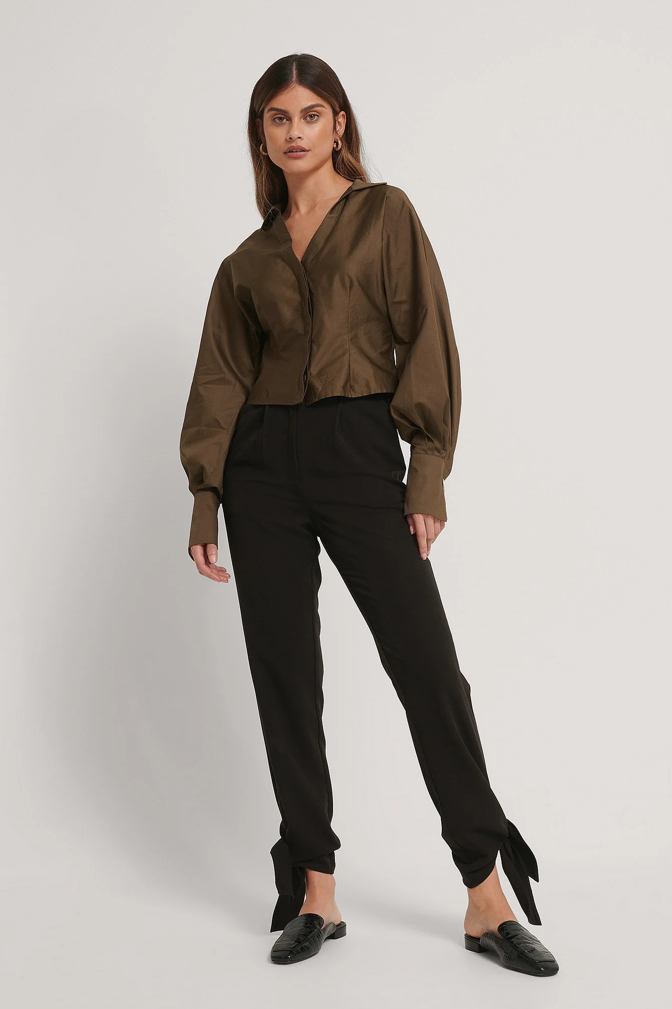Recycelte Bluse mit tiefem V-Ausschnitt