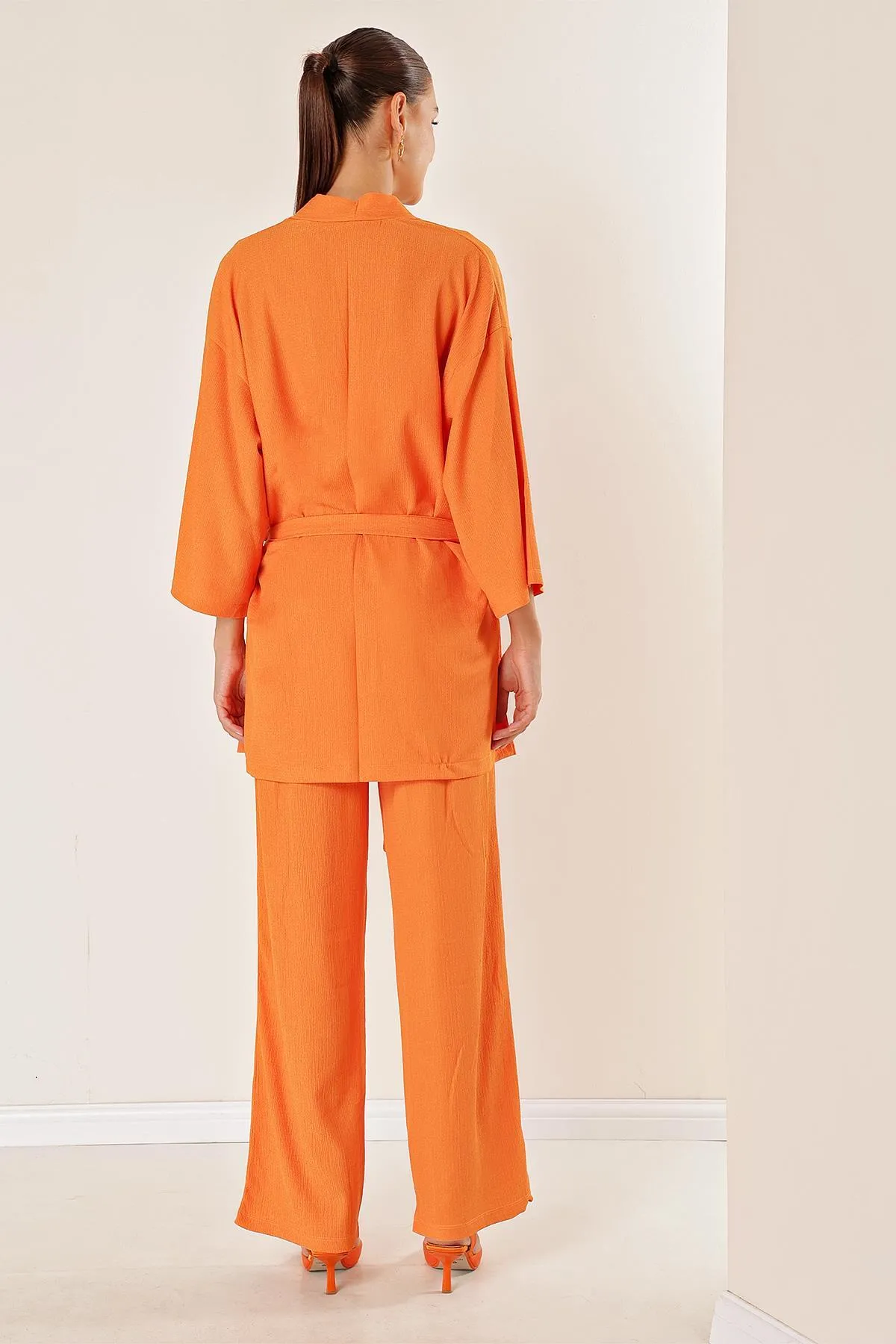 By Saygı  Faltiges Hosen- und Taschen-Kimono-Set in Orange