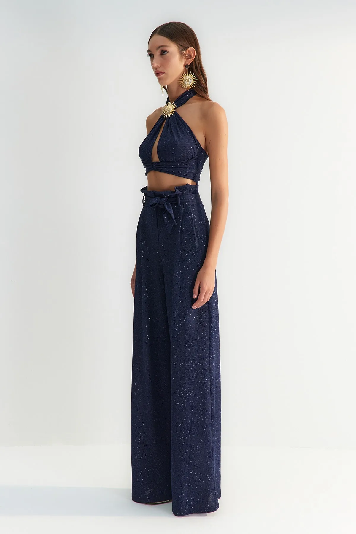 Trendyol Collection  X Zeynep Tosun Marineblaue Lurex-Strickhose mit Gürtel TCLSS23PL00002