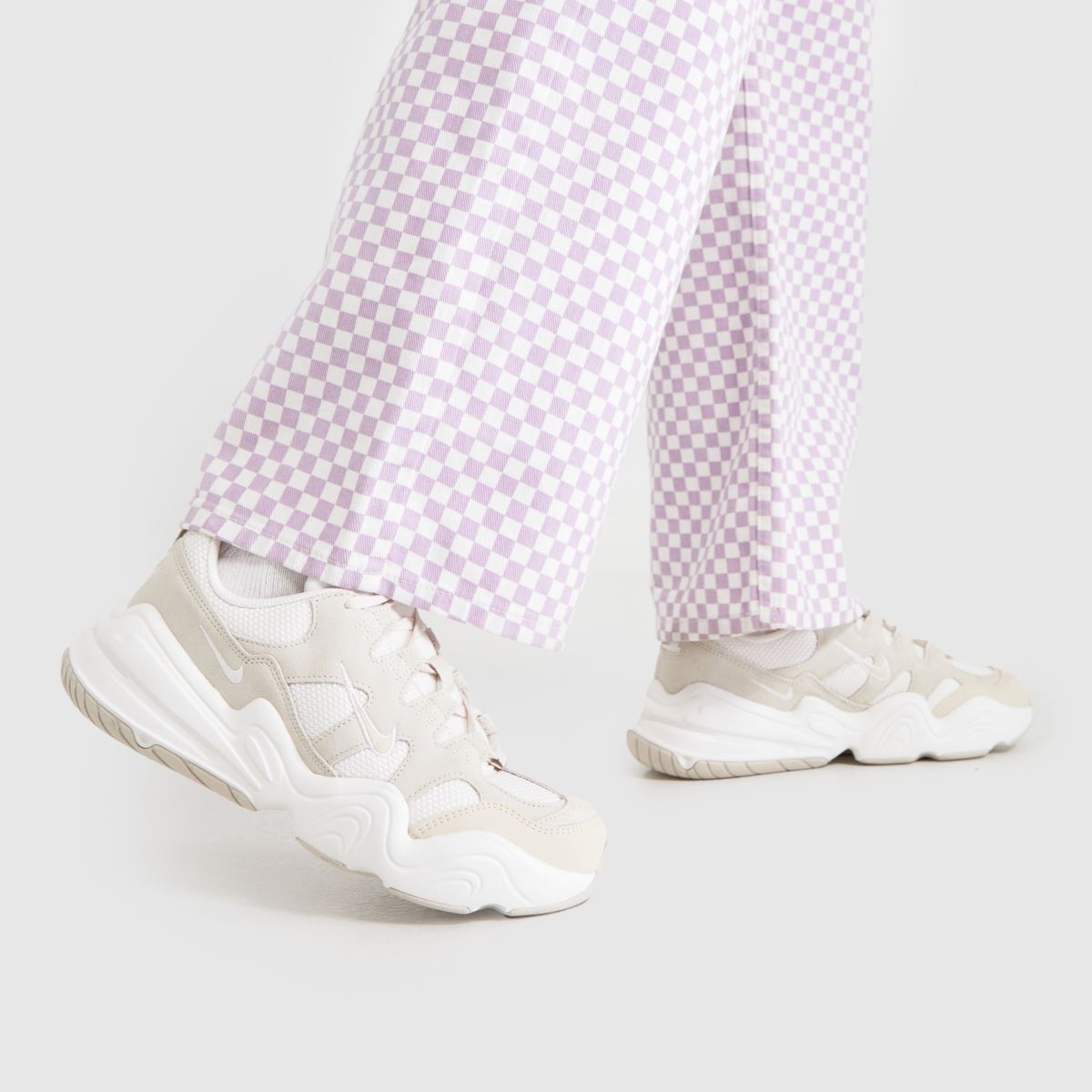 Nike Tech Hera – Beige träningsskor