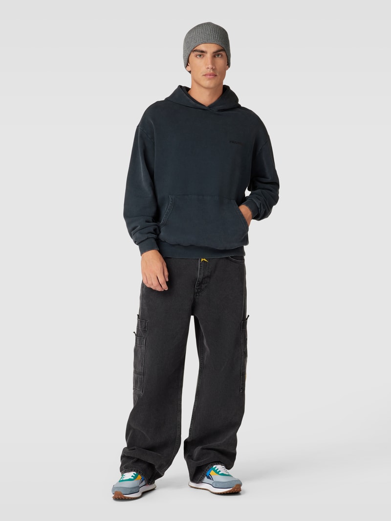 Hoodie mit Label-Print in schwarz