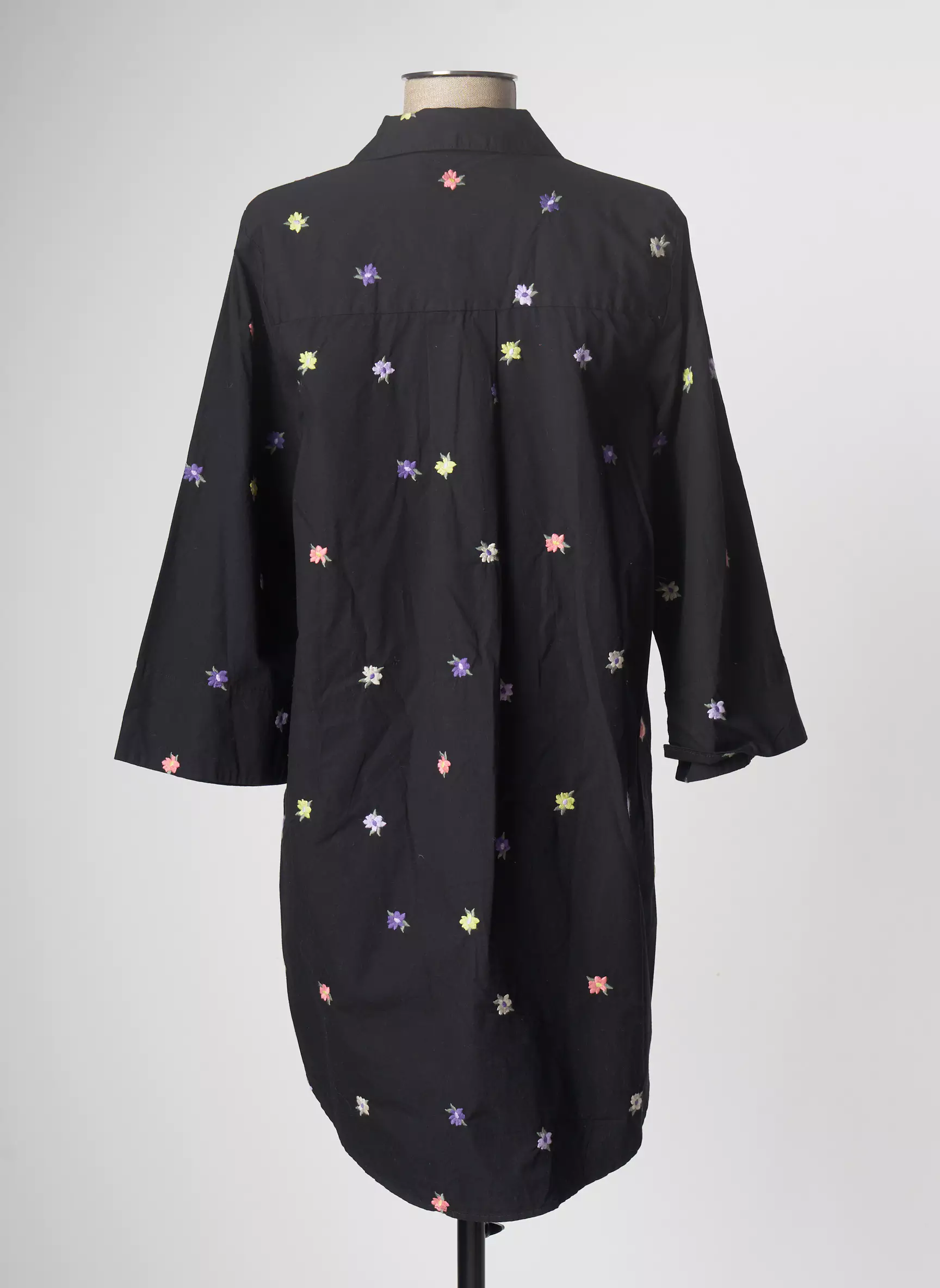 B Young Robes Courtes Femme couleur noir