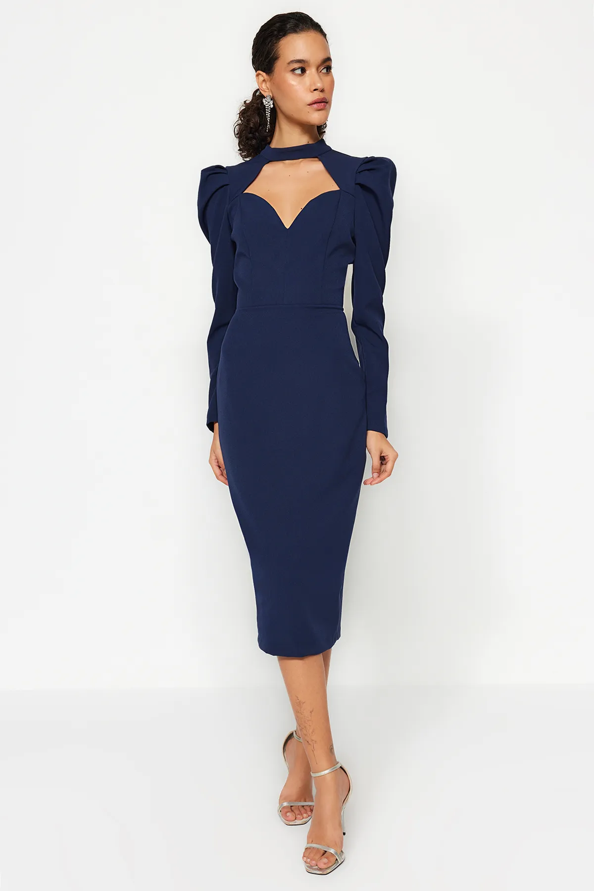 Trendyol Collection  Marineblaues, tailliertes, gewebtes, elegantes Abendkleid TPRAW24EL00004