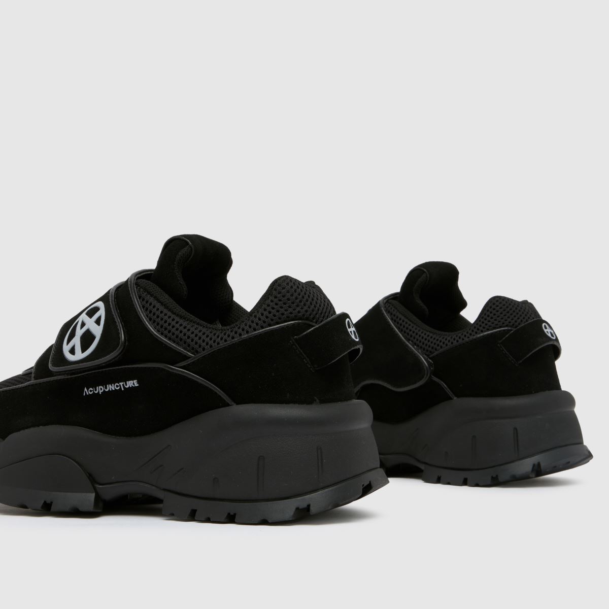 AKUPUNKTUR – Svarta beefer-sneakers