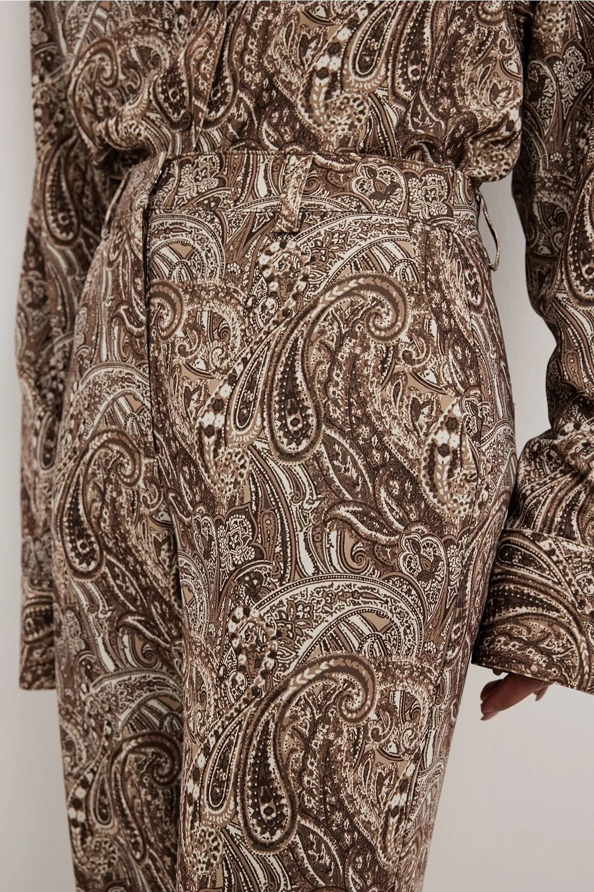NA-KD  Fließende Hose mit hoher Taille