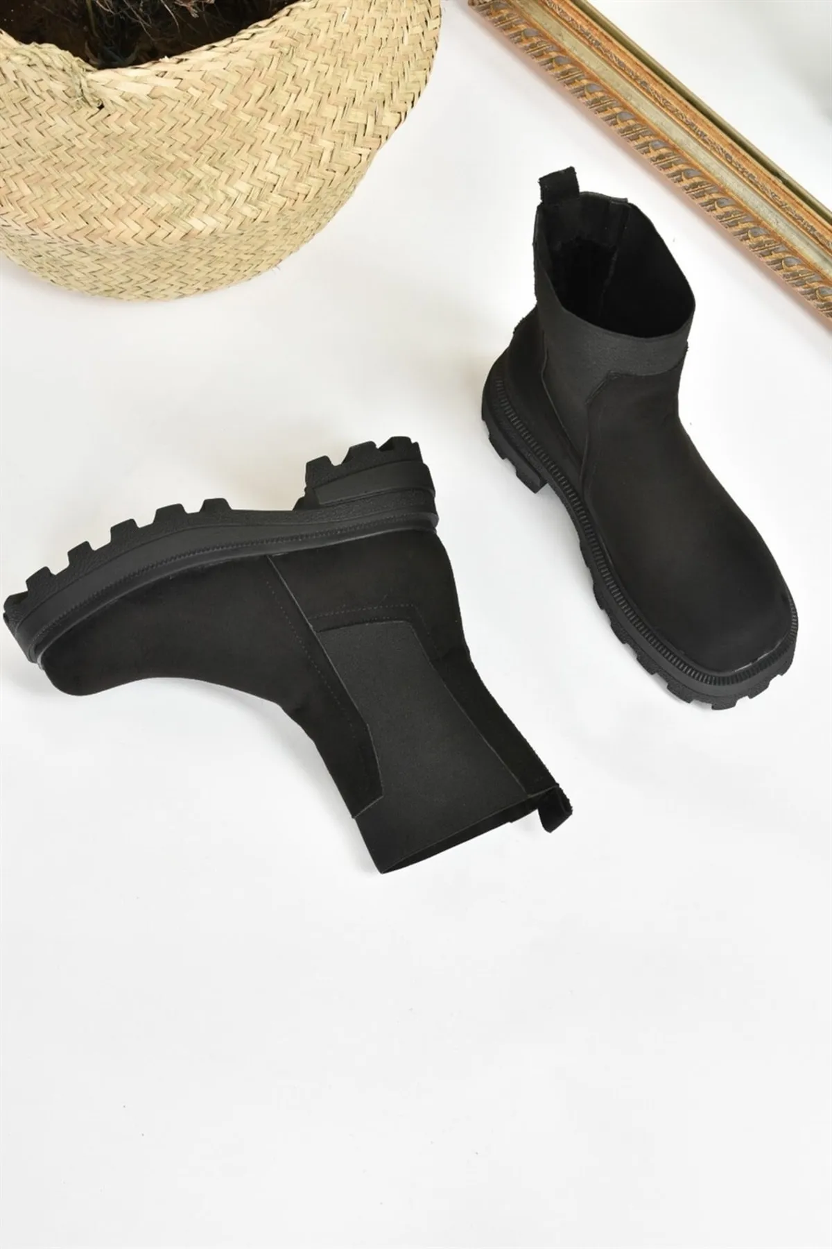 Fox Shoes  Damenstiefel aus schwarzem Wildleder L996050502