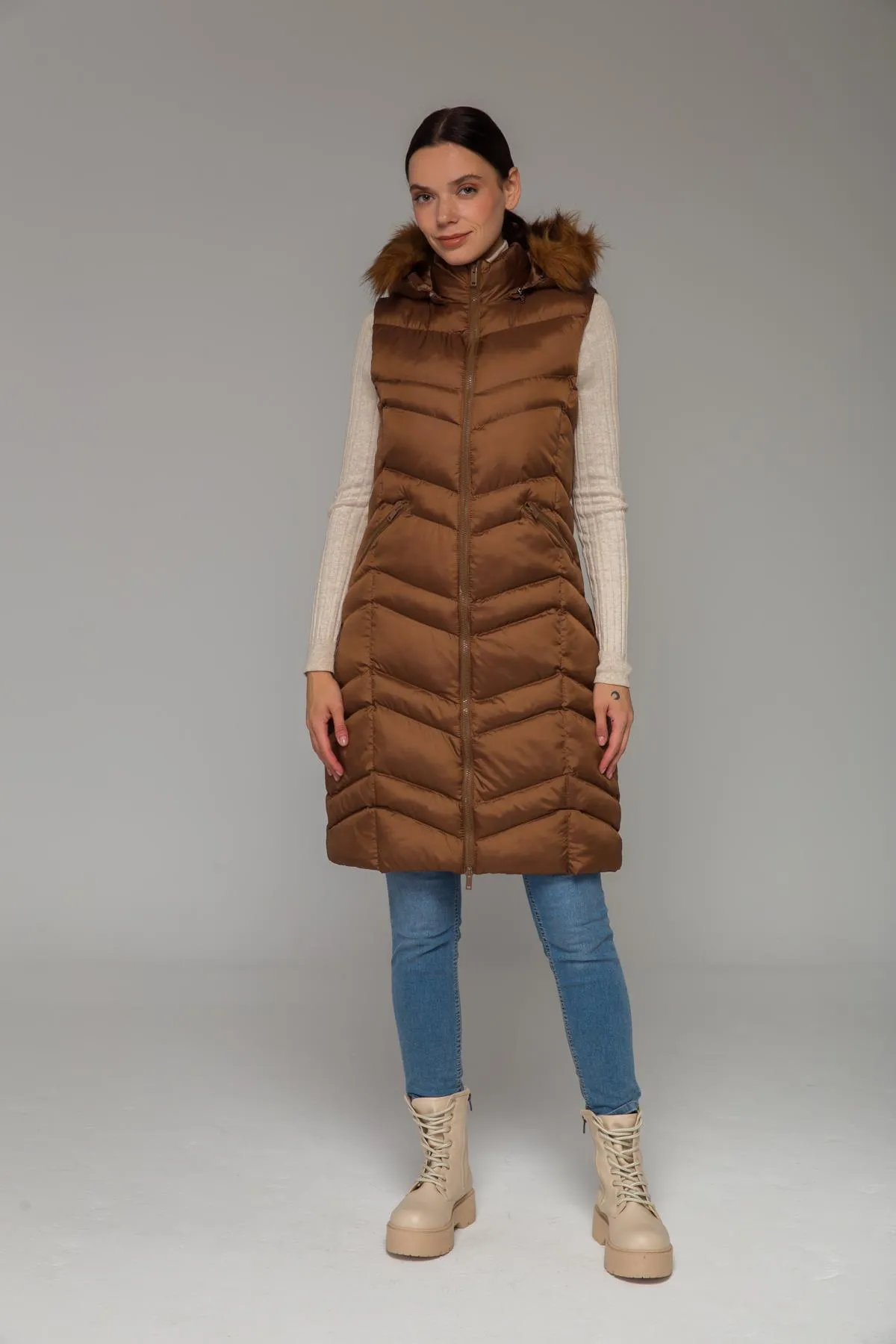 Olcay  Pelzige abnehmbare aufblasbare Kapuzenweste Braun 8192