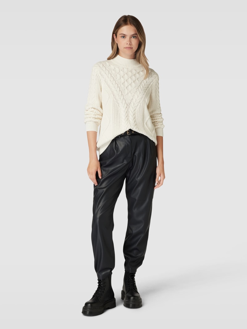 Strickpullover mit Zopfmuster Modell 'NORA' in offwhite