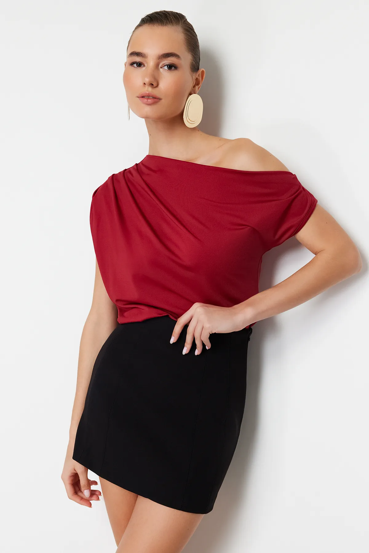Trendyol Collection  Bordeauxrote, reguläre/normale Passform, asymmetrischer Kragen, ärmellose Stretch-Strickbluse TWOSS24BZ00396