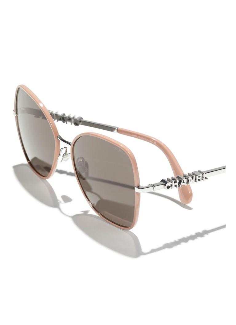 Ochelari de soare Chanel în formă de fluture