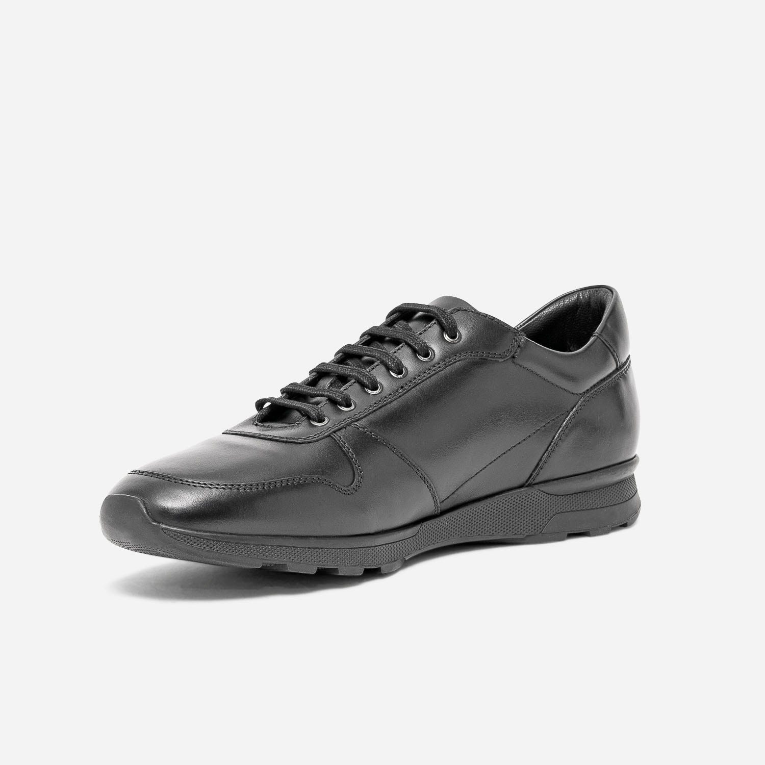 Tennis noire en cuir
