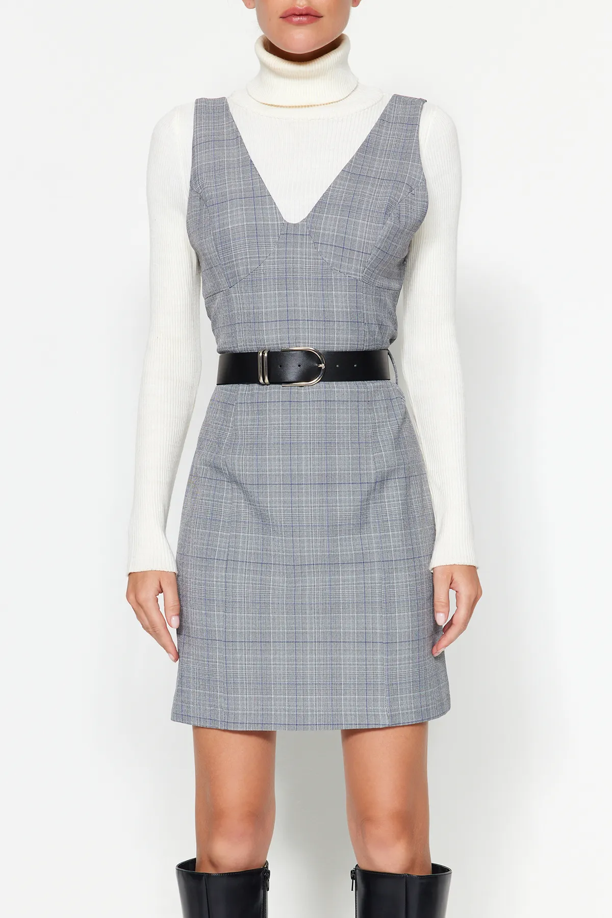 Trendyol Collection  Graues, gewebtes Gilet-Kleid mit Gürtel und Gürtel TWOAW24EL00559