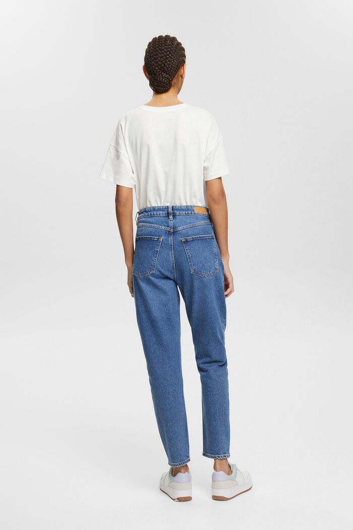 Jeans mit hohem Bund und geradem Beinverlauf