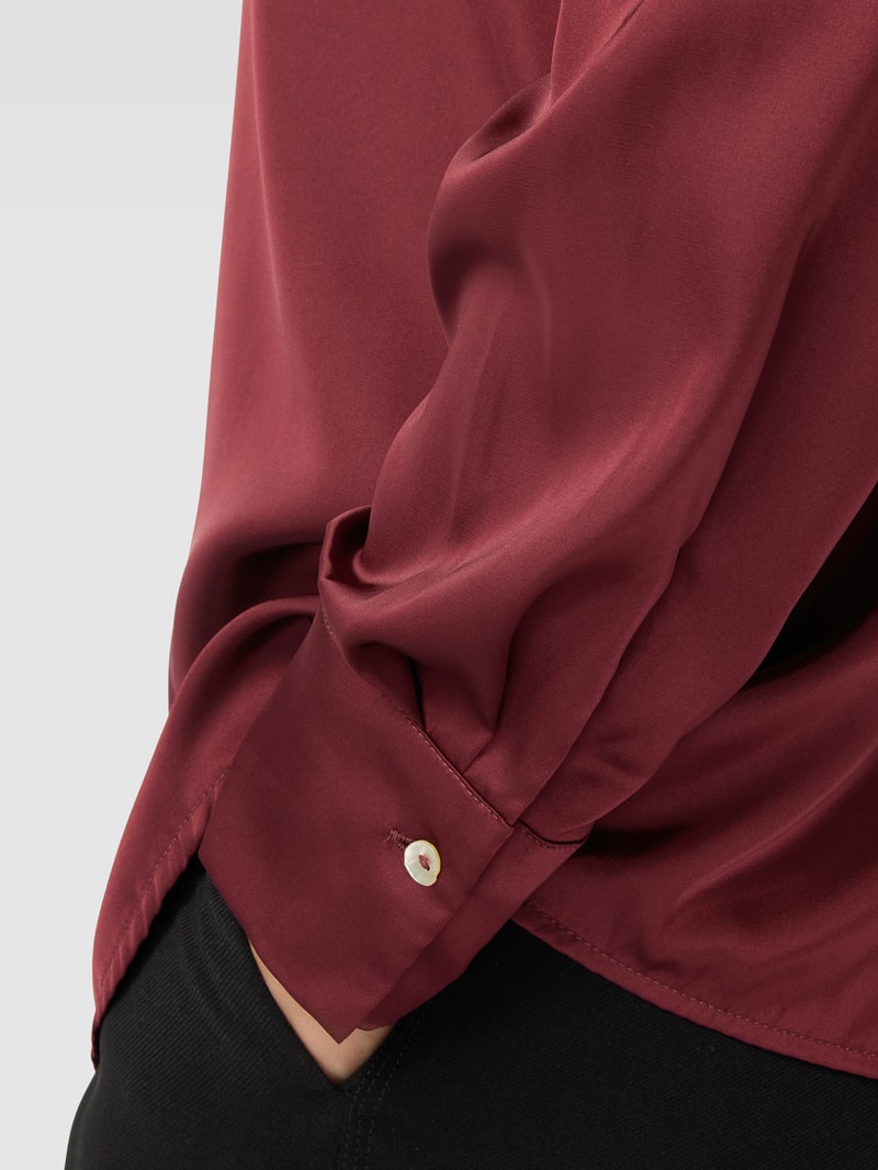 Bluse in Satin-Optik mit verdeckter Knopfleiste in bordeaux rot