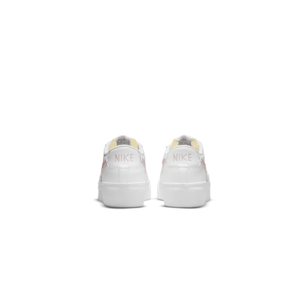 Nike Blazer Low Platform DJ0292-103 / weiss