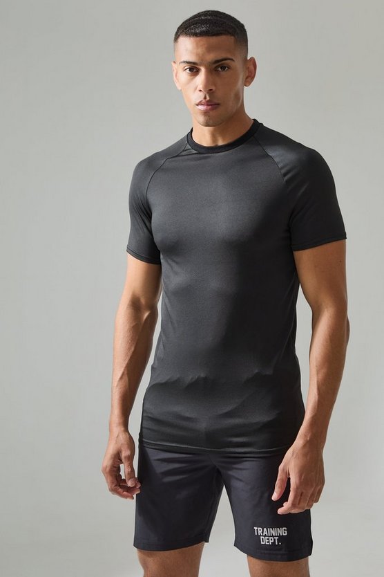 Man Active Lightweight Essentials Fitness Muscle-Fit T-Shirt