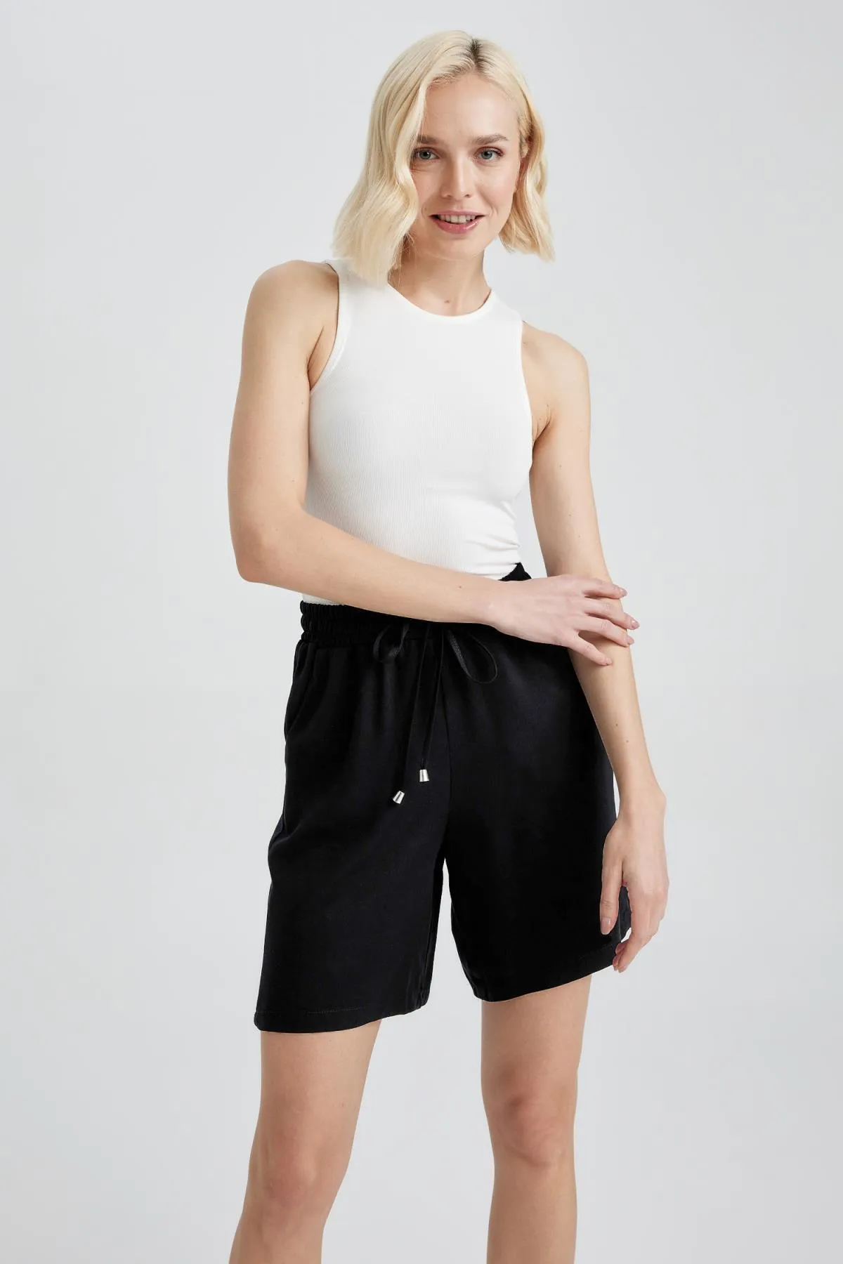 DeFacto  Viskose-Shorts mit hoher Taille und kurzem Bein I6760az23hs