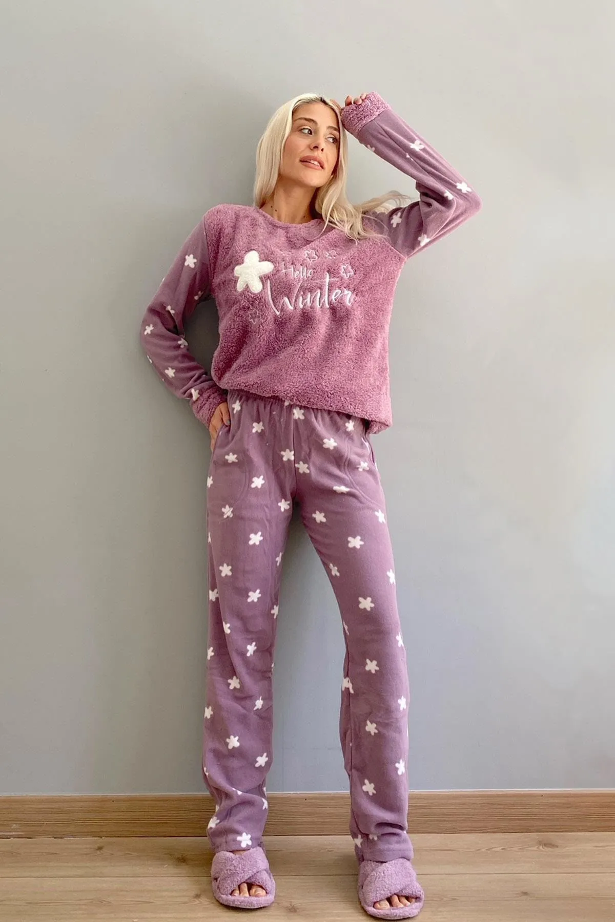 Pijamaevi  Lila Hello Winter gemustertes Plüsch-Pyjama-Set für Damen