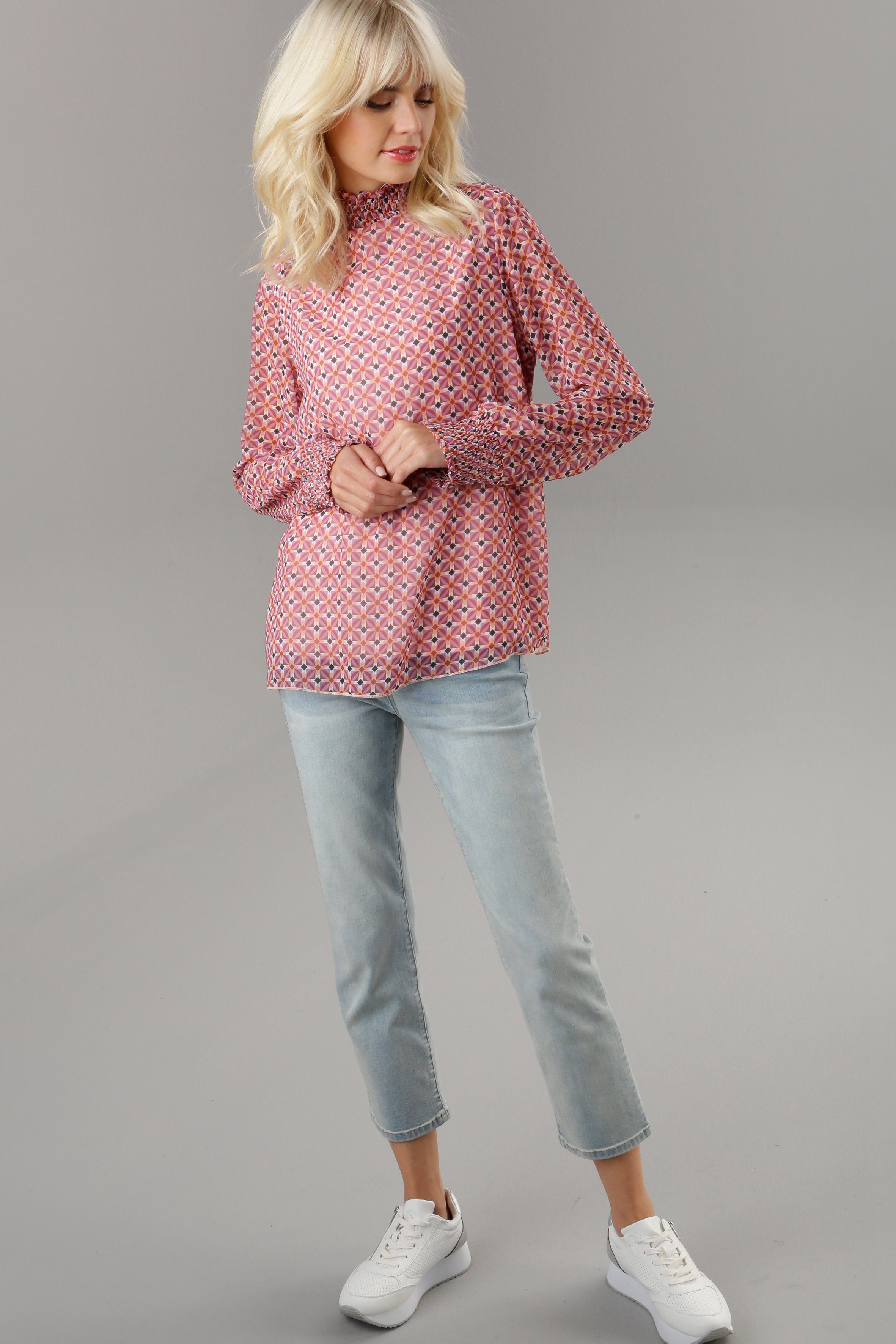 Aniston SELECTED Chiffonbluse mit geometrischem Muster und Smokbündchen