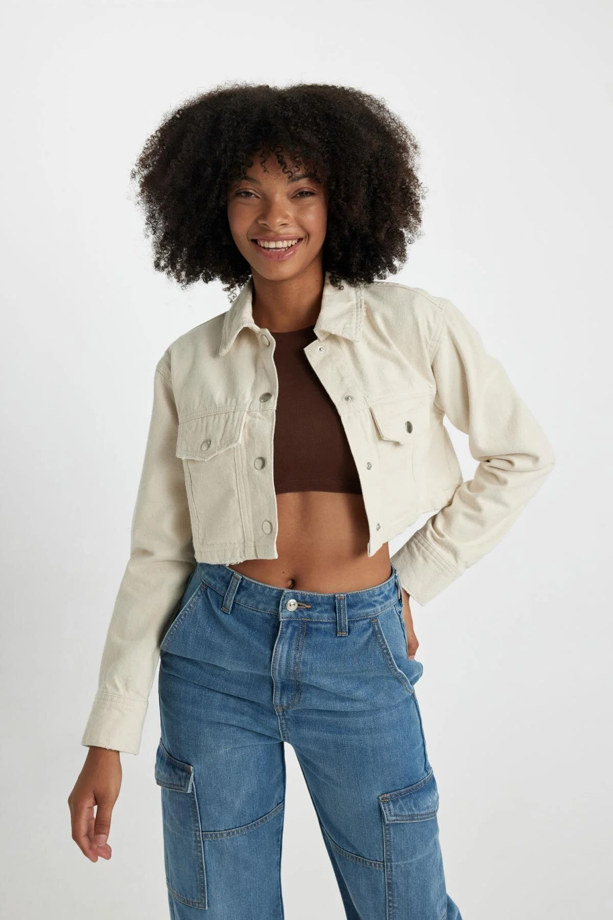 DeFacto  Kurze Gabardine-Hemdjacke im Oversize-Schnitt B4208ax23au
