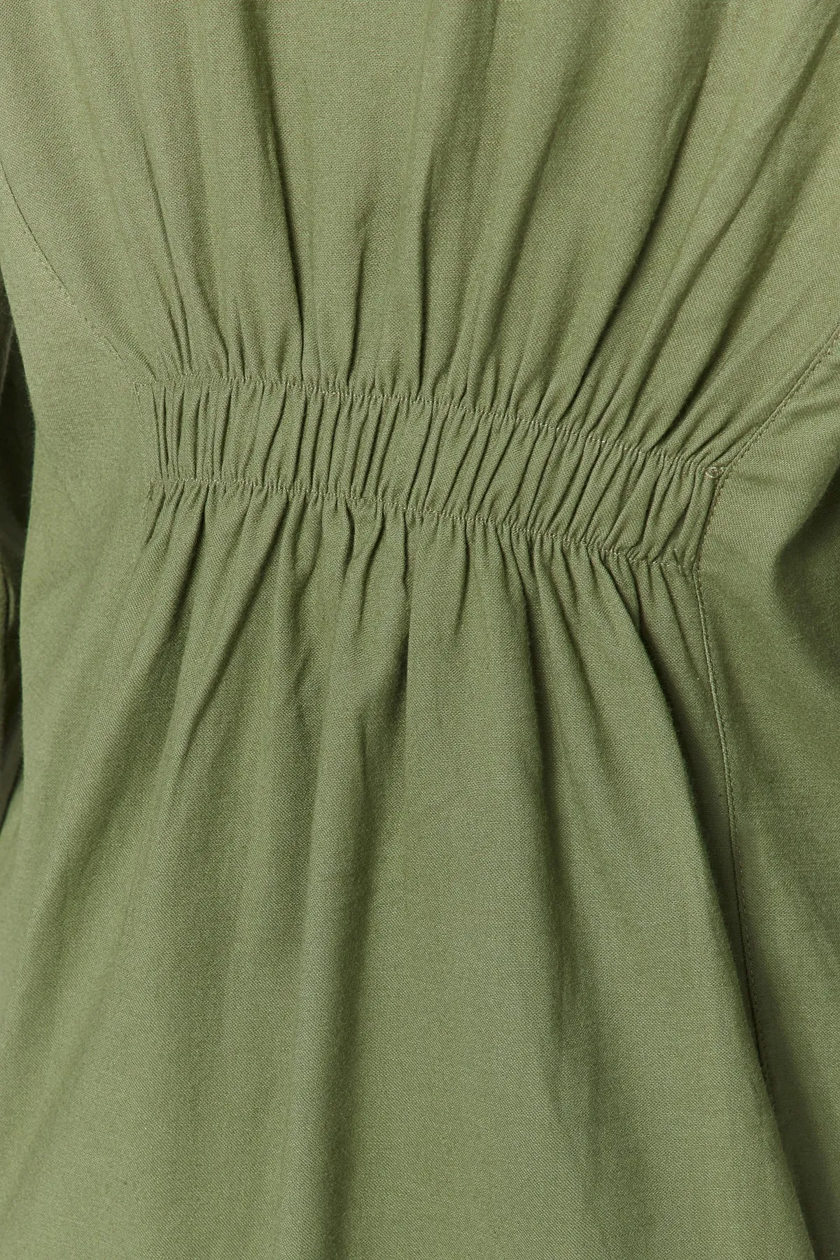 Trendyol Modest  Khakifarbenes, gewebtes Hemd mit Gimpen auf der Rückseite TCTSS23TG00061