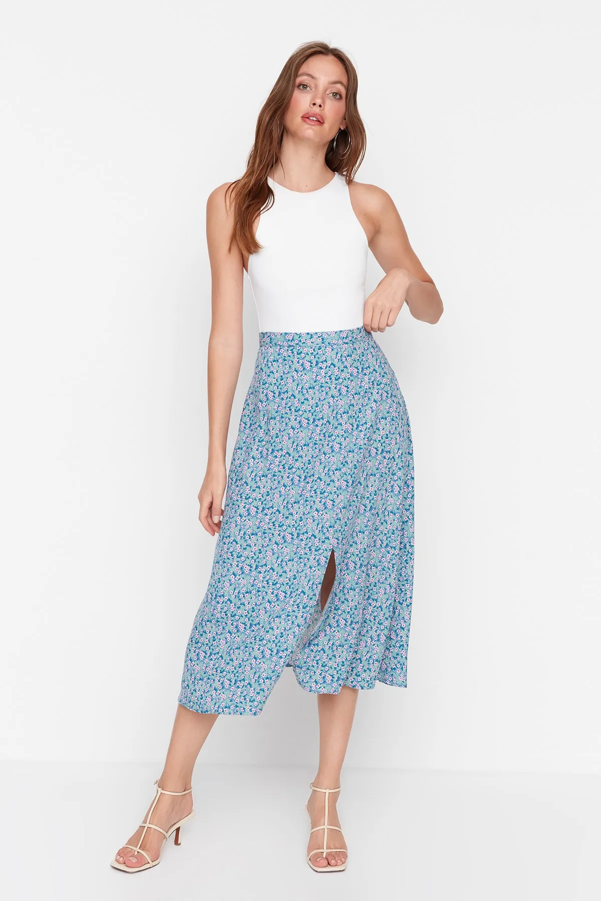 Trendyol Collection  Blauer, gewebter Midi-Rock aus Viskosestoff mit detailliertem Blumenmuster und Schlitz TWOSS20ET0230