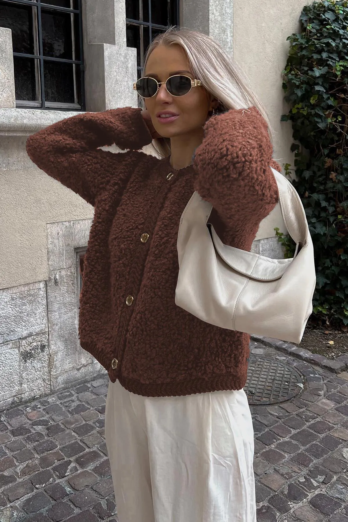 Madmext  Brauner Bouclé-Strick-Cardigan mit Knöpfen MG1949