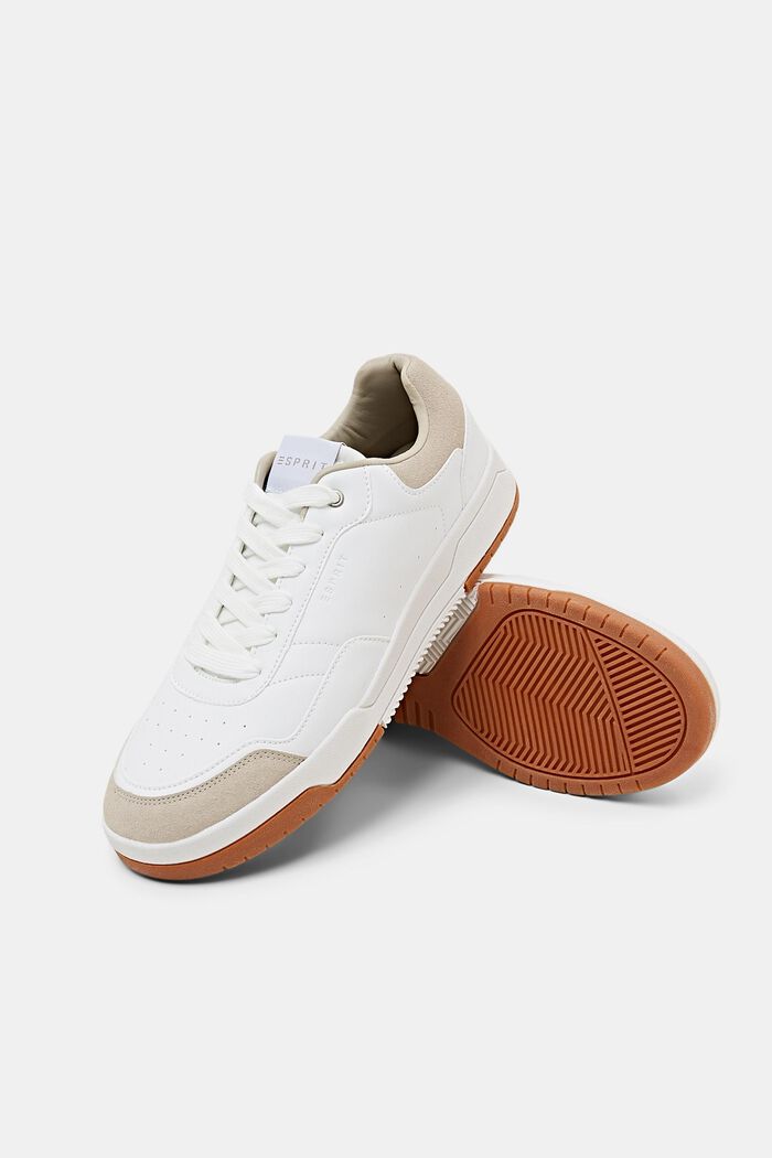 Sneakers in Lederoptik