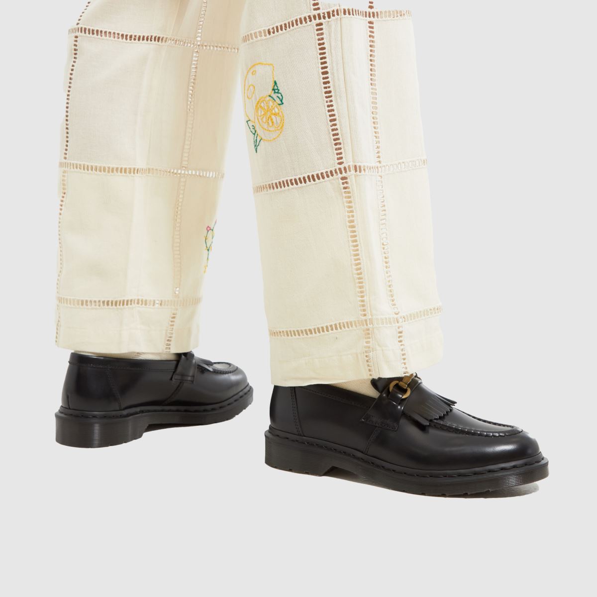 Dr Martens – Adrian – Svarta loafers med rem