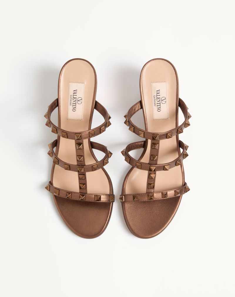 Sandália Rockstud Slider em couro de bezerro metalizado 60mm