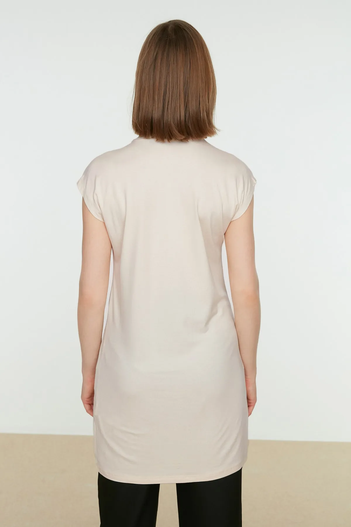 Trendyol Modest  Beige Stehkragen Ärmellose Strick Dessous Tunika TCTSS21TN0249