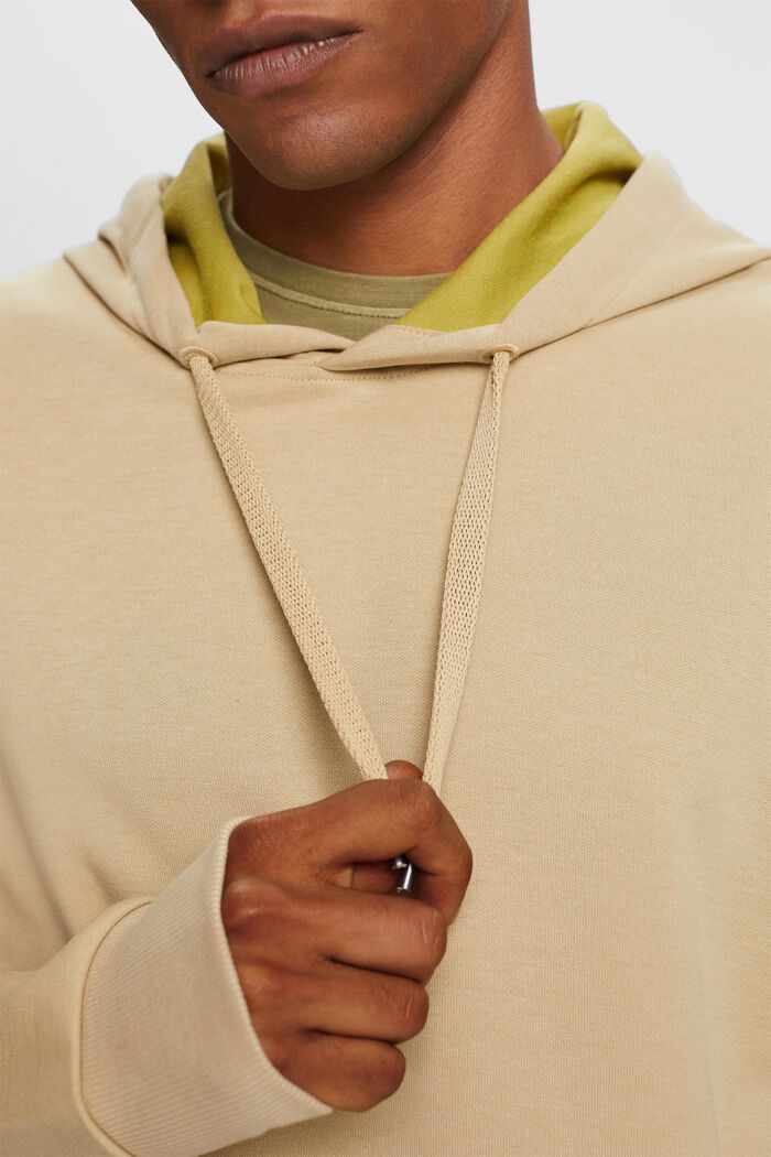Recycelt: Sweatshirt mit Kapuze