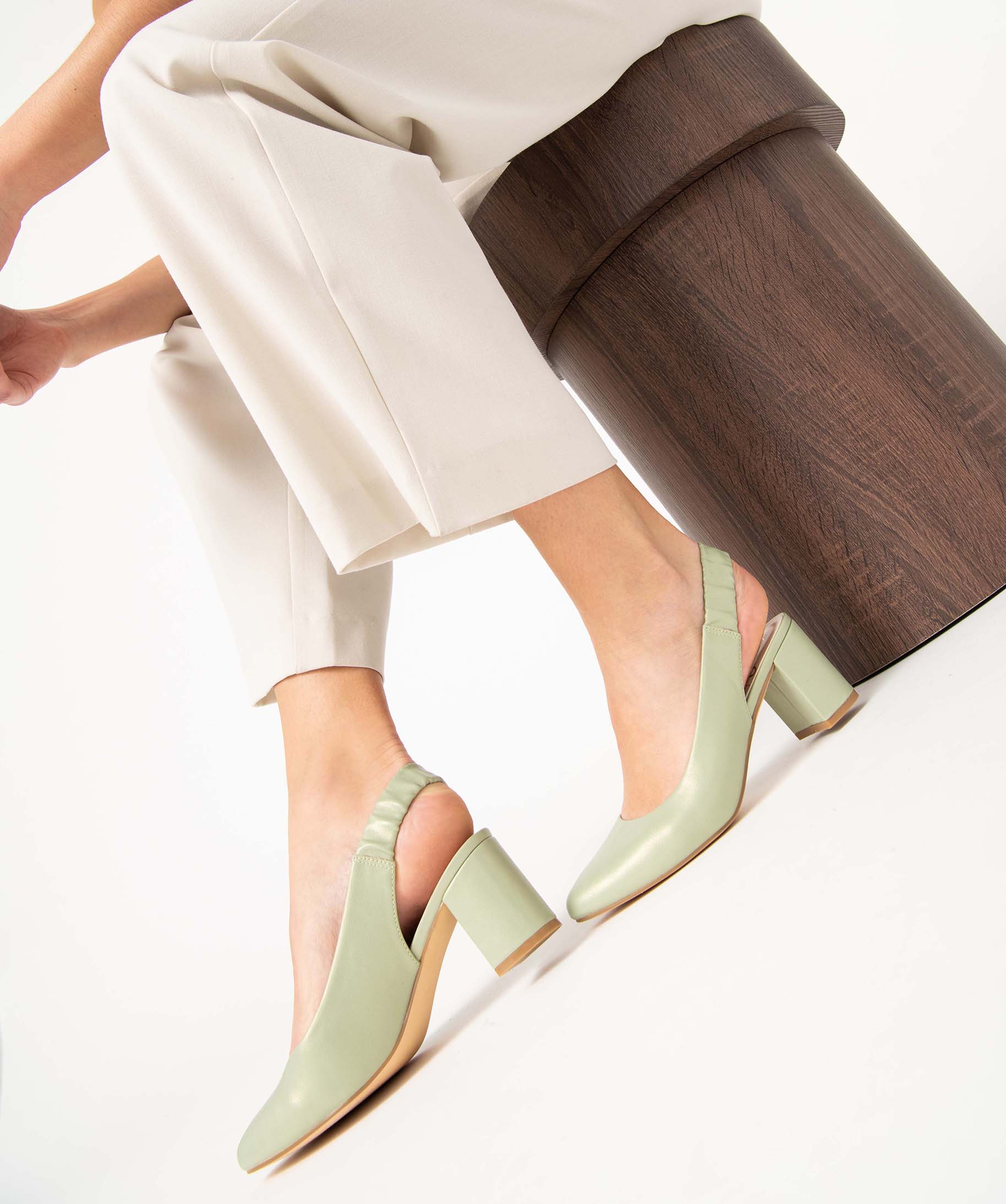 Escarpins femme unis bout amande ouverts au talon vert | GEMO