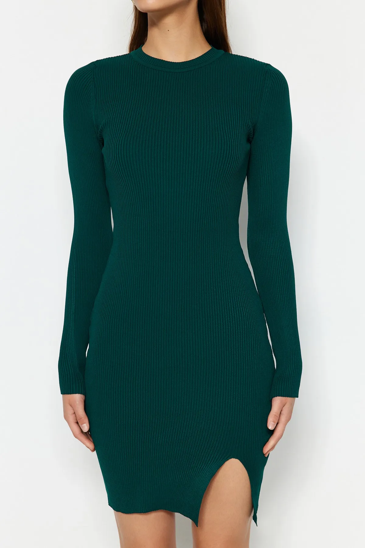 Trendyol Collection  Smaragdgrünes, figurbetontes Mini-Strick-Basic-Kleid TWOAW23EL01416