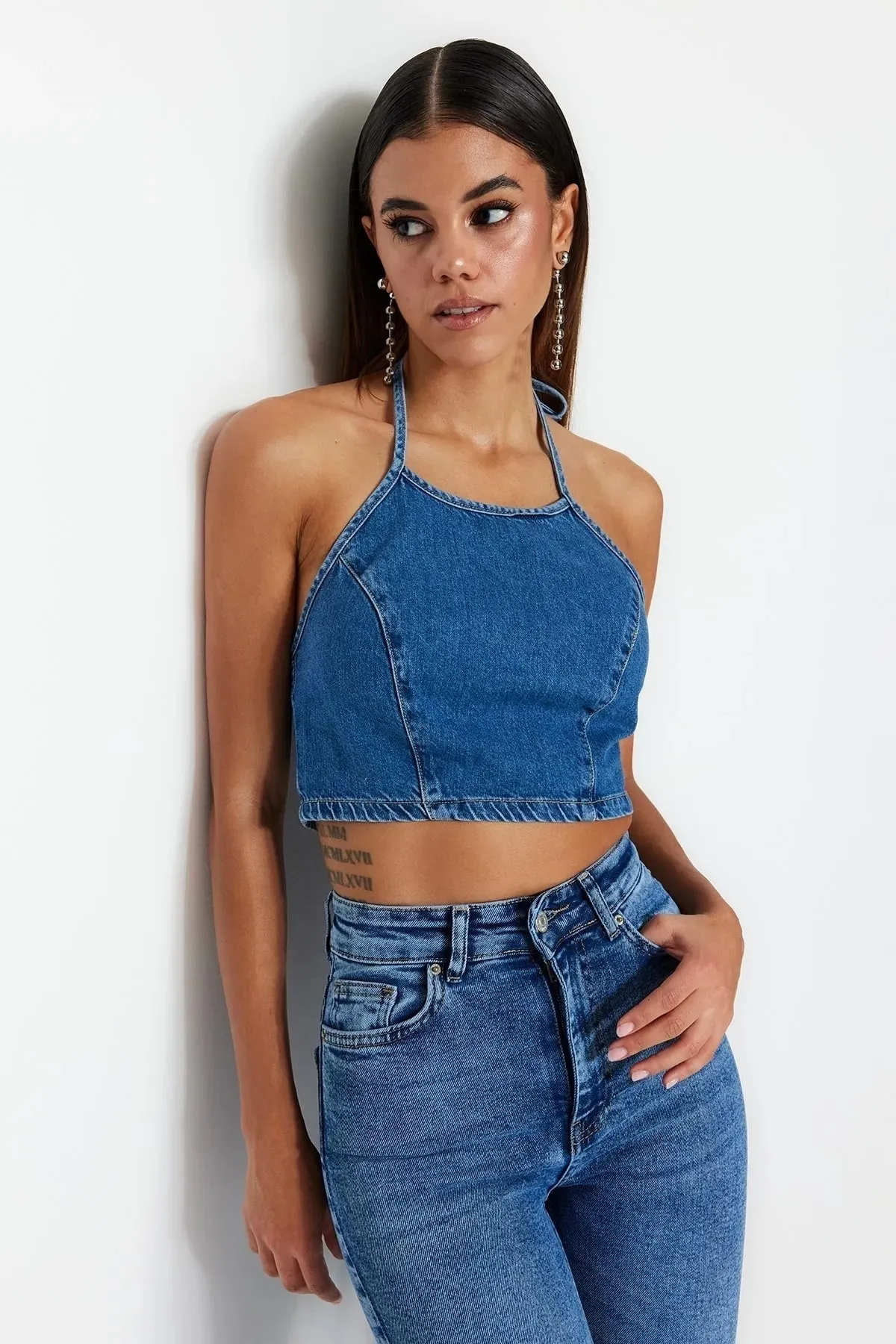 Trendyol Collection  Dunkelblaues Neckholder-Jeans-Bustier TWOSS23BS00011