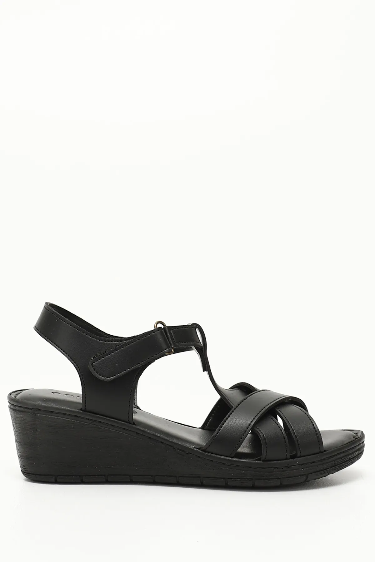 GÖNDERİ(R)  Schwarze Damensandalen mit Keilsohle 45111