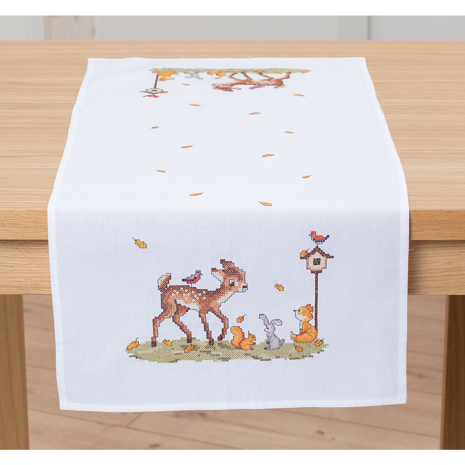 buttinette Stickläufer 