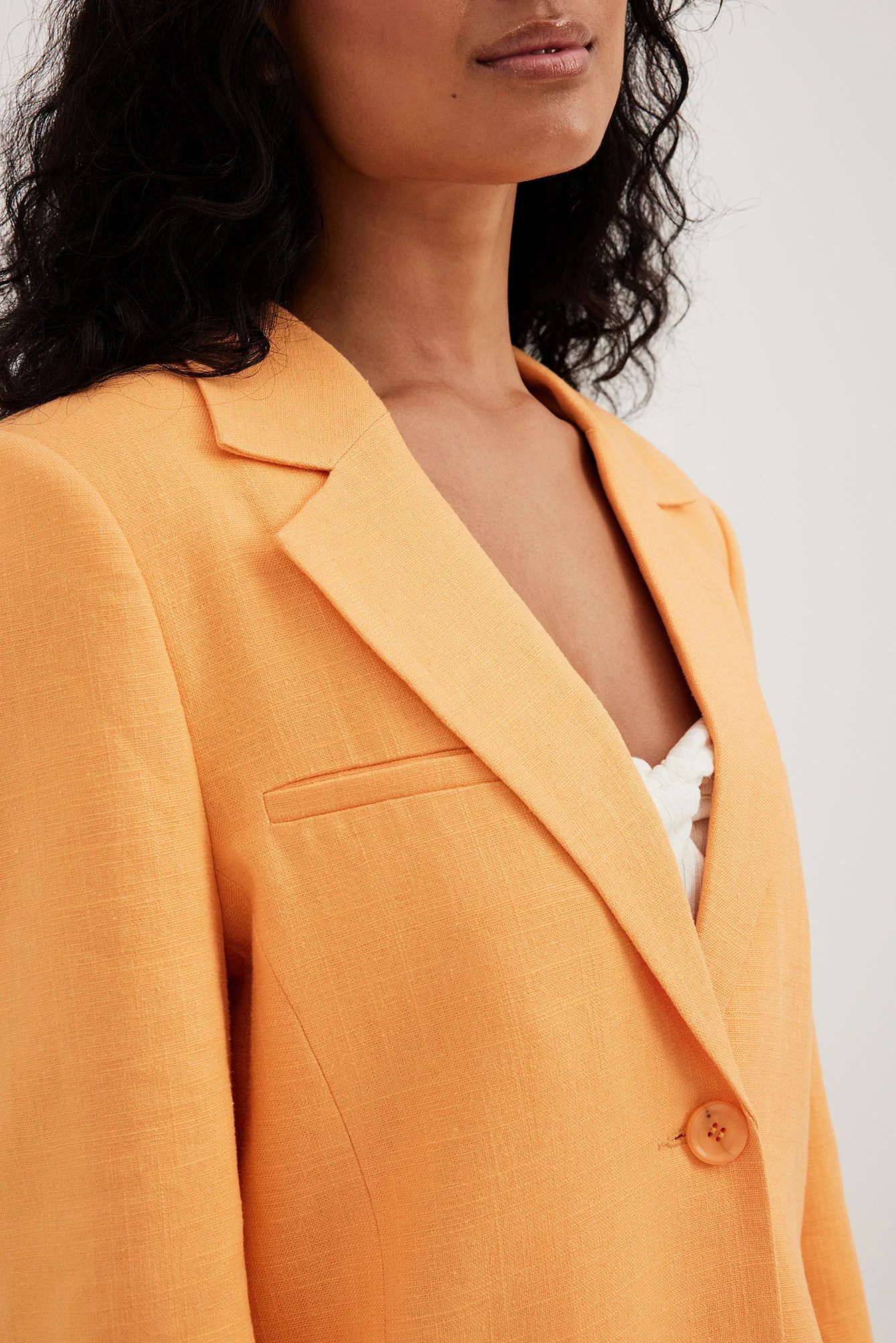 Gerader Blazer mit Taschendetails