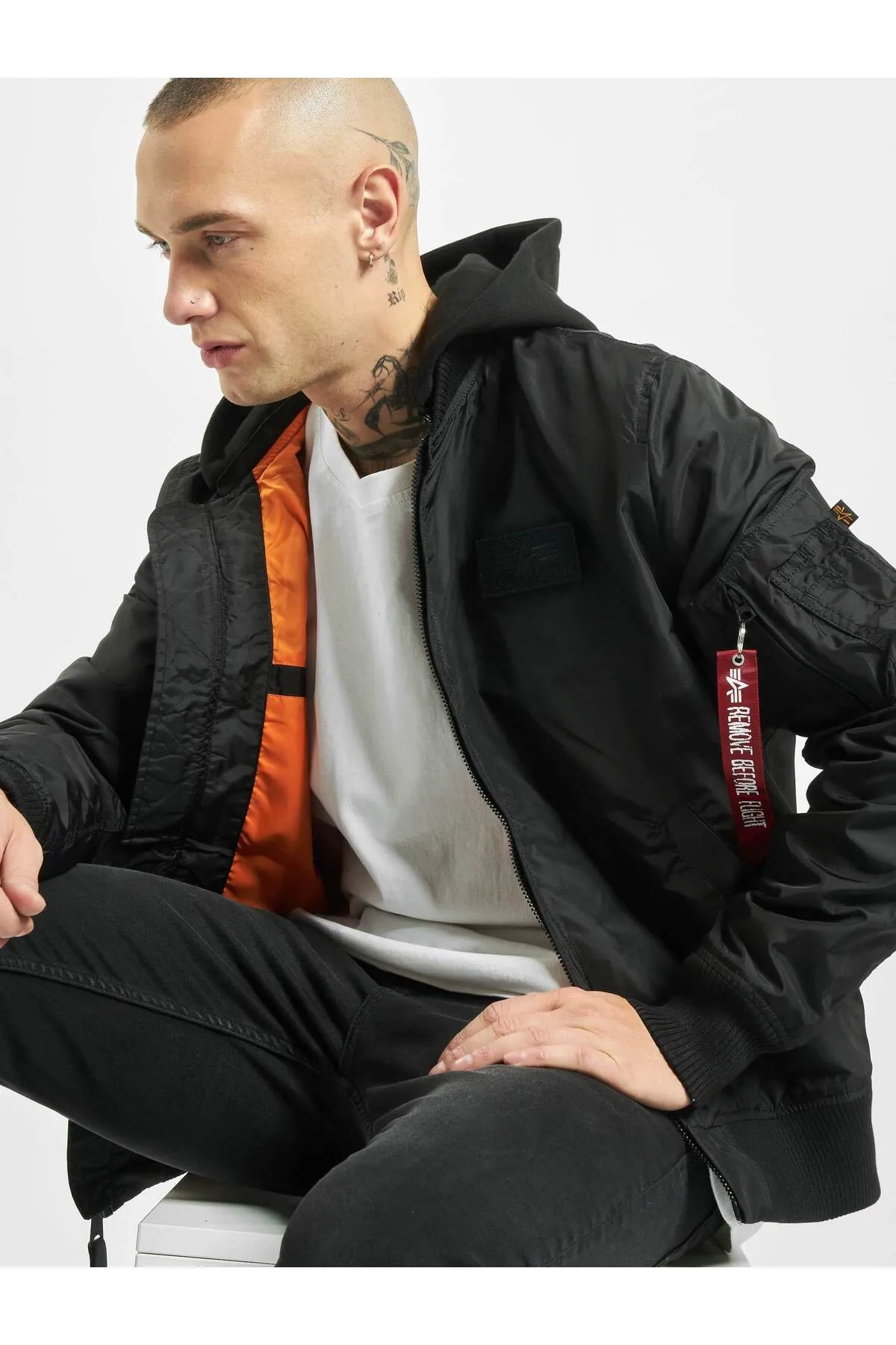 Alpha Industries  Jacke - Schwarz - Regular Fit