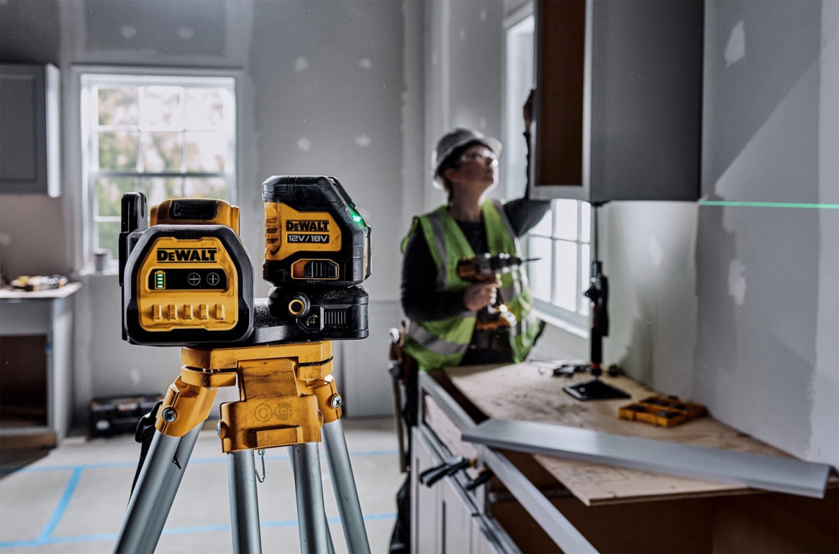 DeWalt DCE088D1G18-QW Самонивелишући укрштени ласер са зеленим снопом 12/18V 2.0Ah XR Li-Ion
