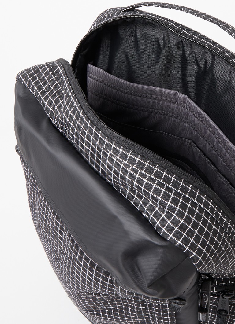 Zaino Eastpak Tecum M con scomparto per laptop da 15 pollici