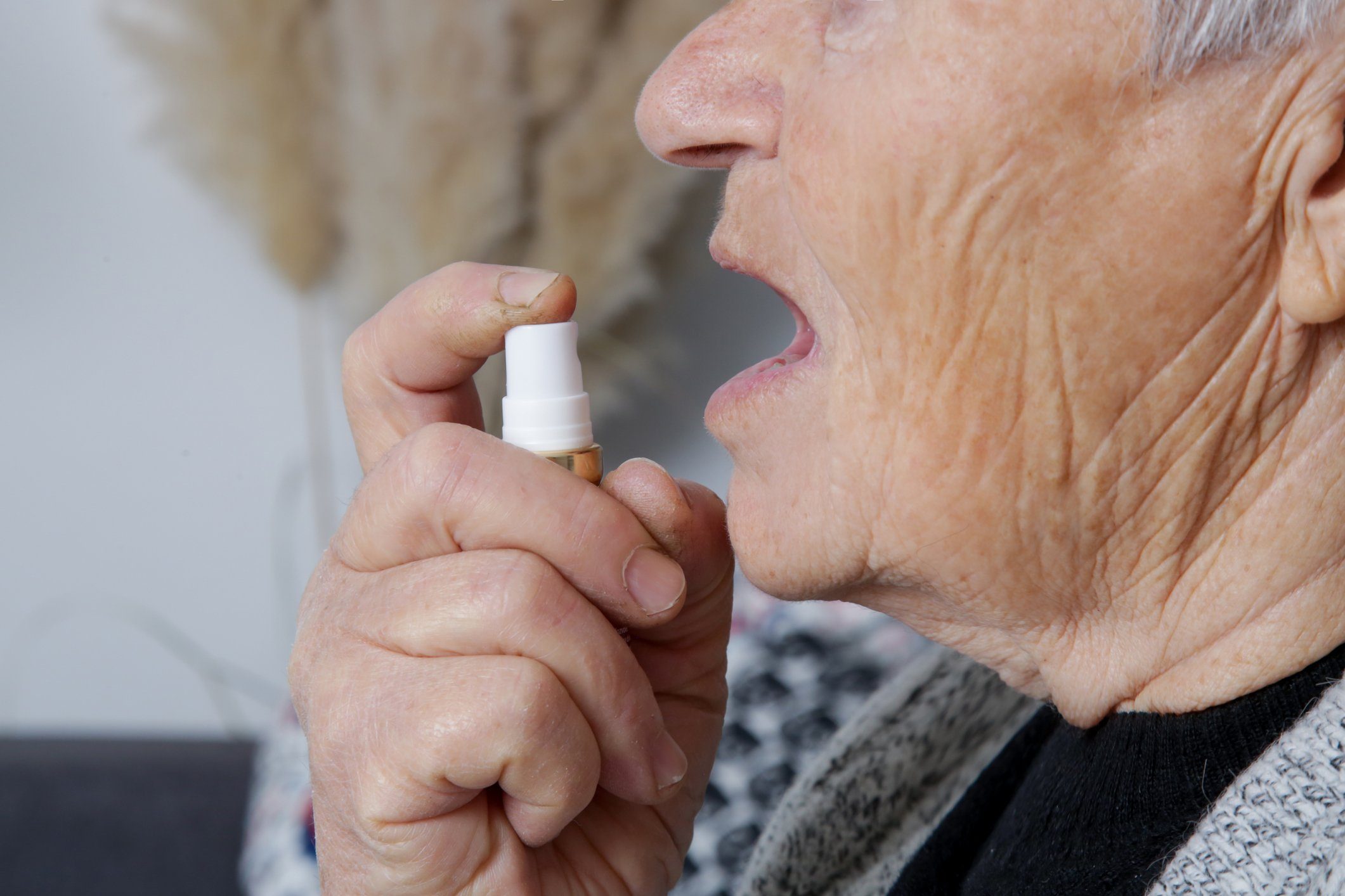 Küsten CBD Mundwasser, Mundpflegeöl Spray mit 5% CBD Vollspektrum 