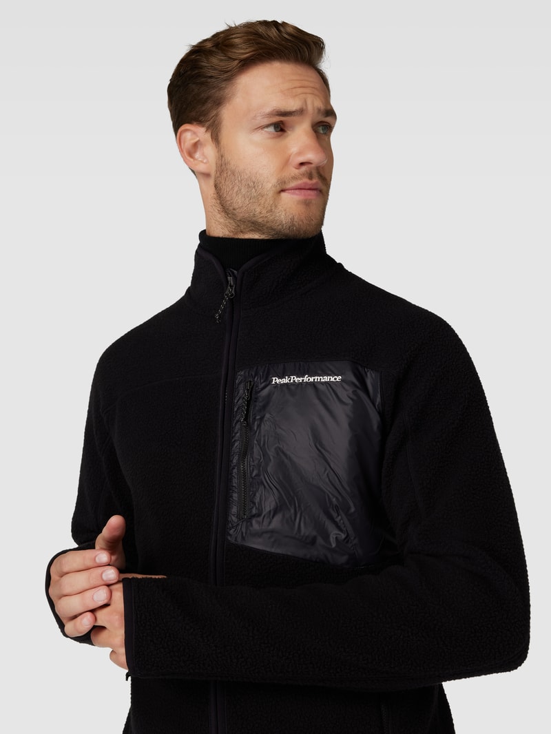 Fleecejacke mit Brusttasche Modell 'Pile' in schwarz