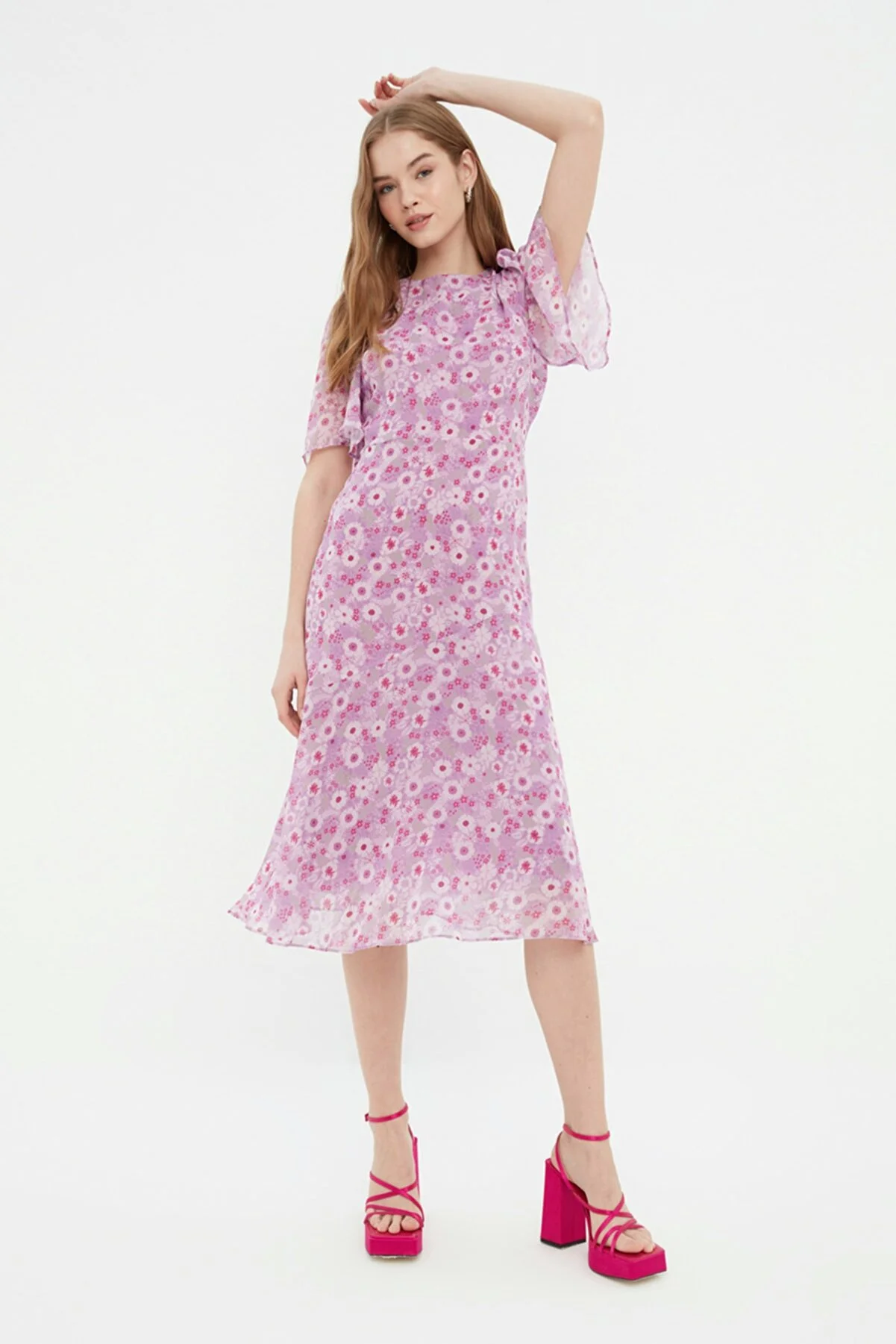 Trendyol Collection  Lilafarbenes A-Linien-Basic-Midikleid aus Chiffon TWOSS20EL0908