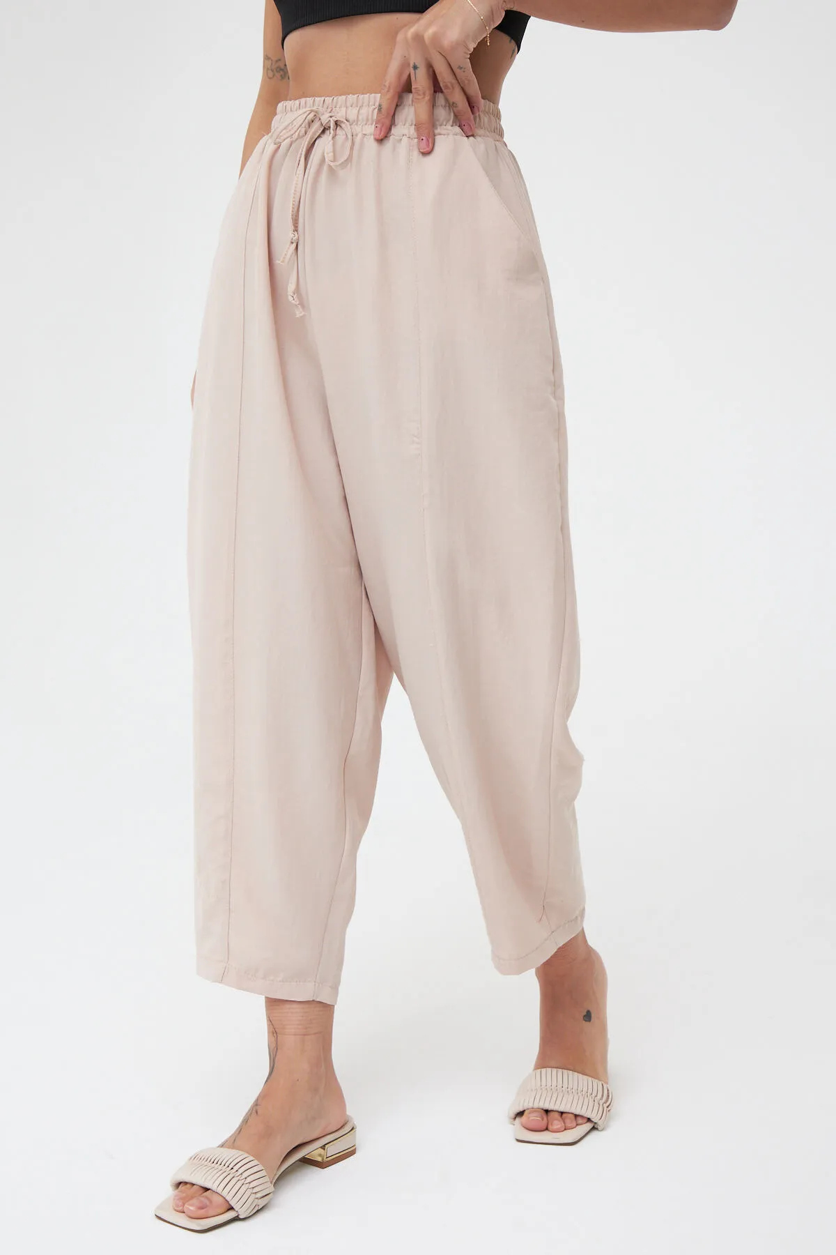 Laluvia  Cremefarbene Ayrobin-Shalwar-Hose mit Taschen