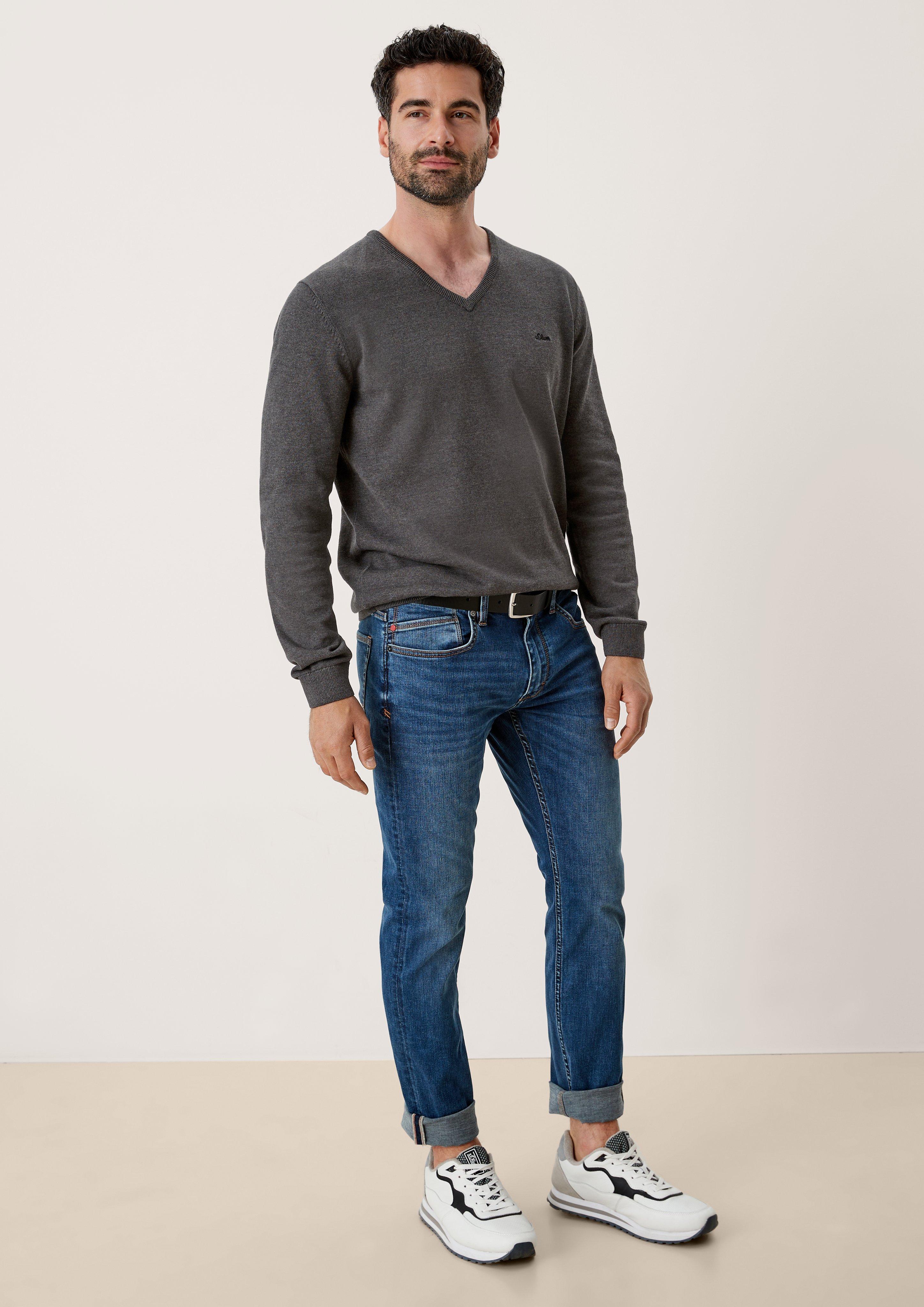 Feinstrickpulli mit V-Ausschnitt  03.899.61.7623-98W2